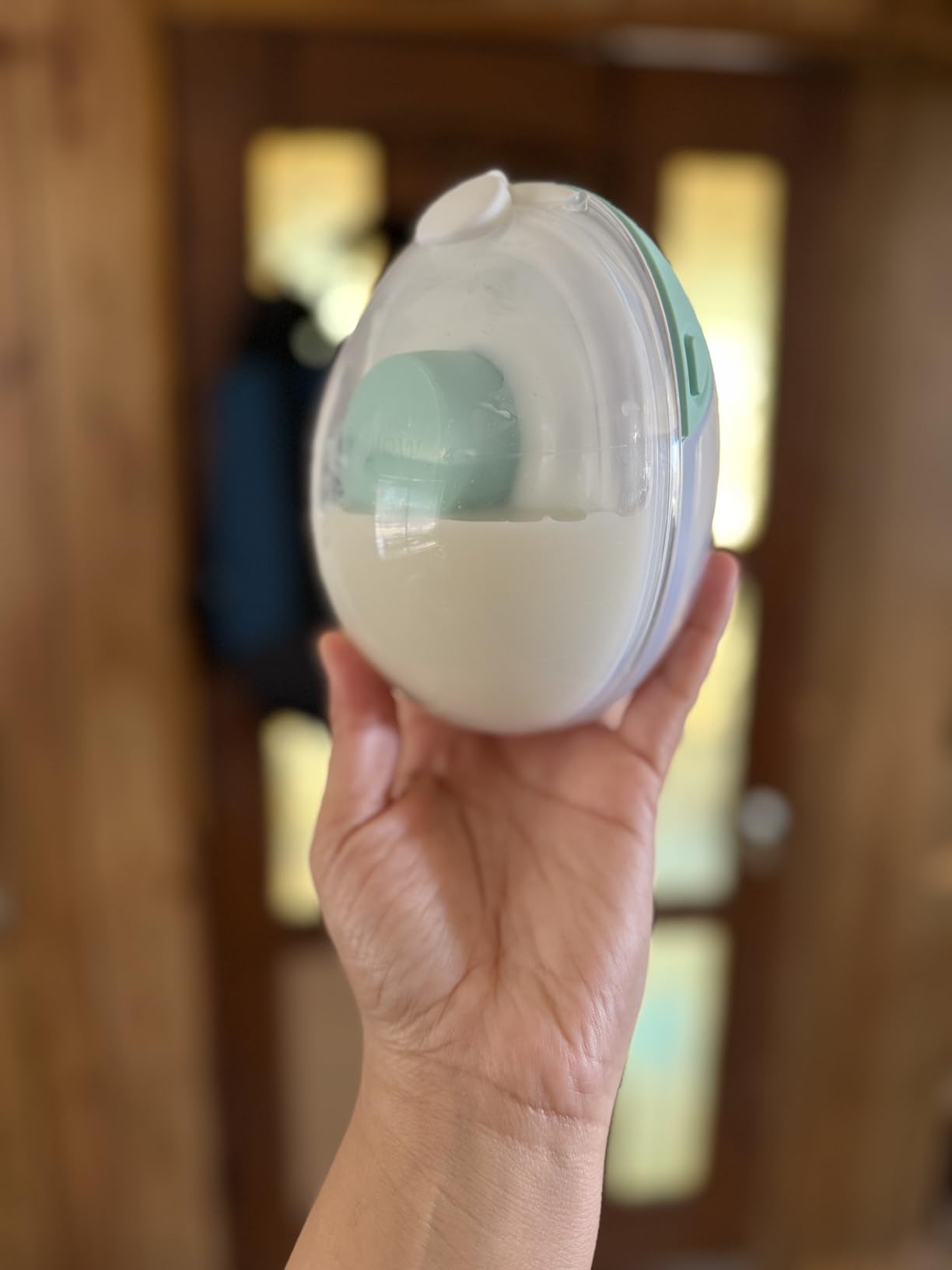 Willow Go Wearable Breast Pump, Hands Free Double Electric Breast Pump, Wireless In-Bra Design with 15 level Hospital Grade Suction, includes 24mm & 21mm Flanges & 5oz Reusable Containers, App enabled | Wireless in-bra design, 15 level hospital grade suction, includes 24mm & 21mm flanges, 5oz reusable containers, app enabled customer photo 2