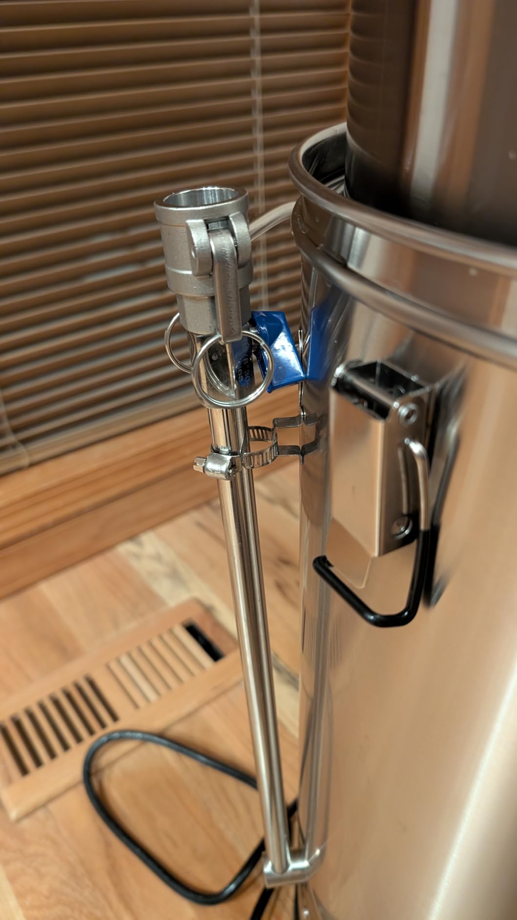 VEVOR Electric Brewing System, 9.2 Gal/35 L Brewing Pot, All-in-One Home Beer Brewer w/Pump, Mash Boil Device w/Panel, Auto/Manual Mode 100-1800W Power 25-100℃ Temp 1-180 min Timer Recipe Memory customer photo 2