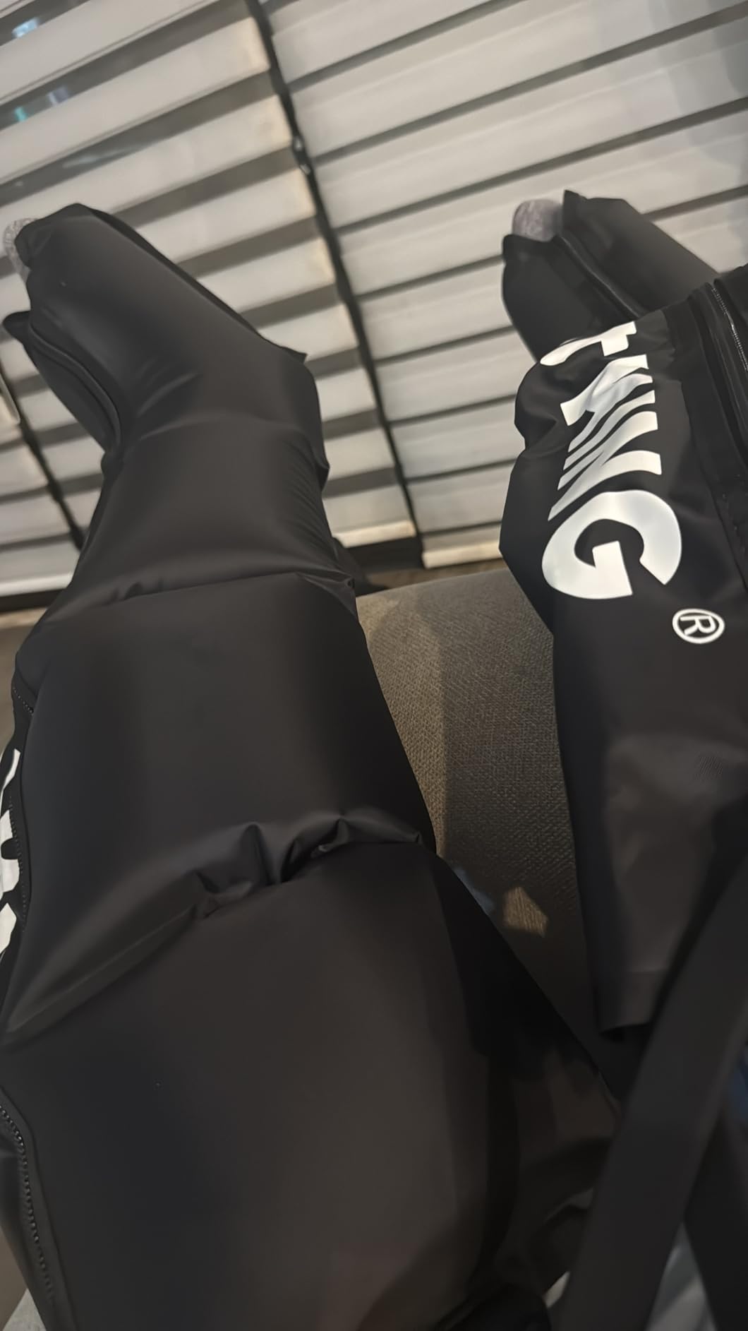 FIT KING Air Compression Recovery System, Full Leg Massager Boots (Medium) customer photo 2