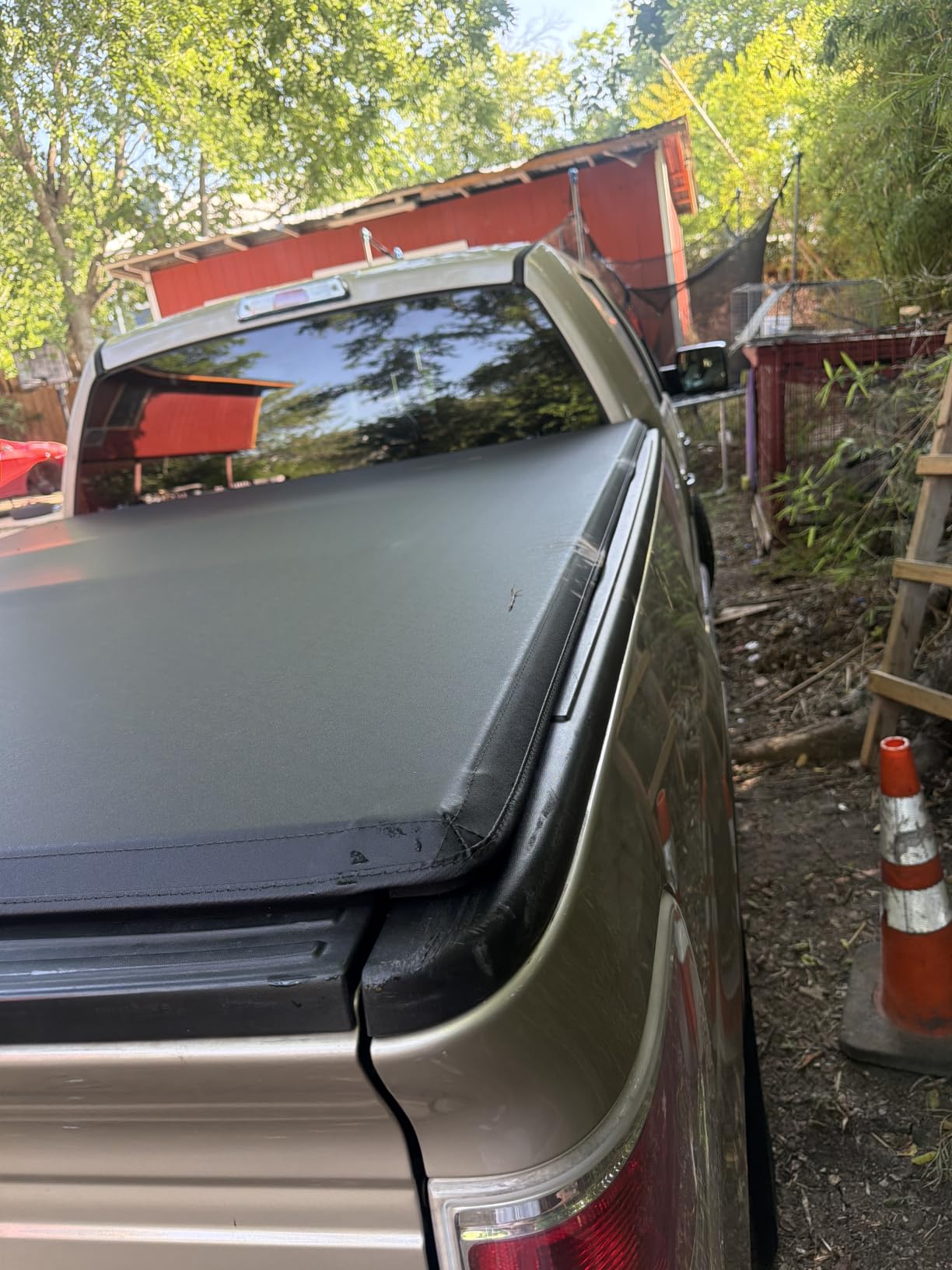 Tyger Auto T3 Soft Tri-fold Truck Bed Tonneau Cover Compatible with 2021-2026 Ford F-150; Lightning | 5.5' (67