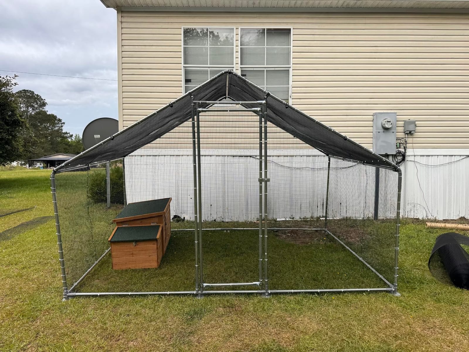 NUGRIART Large Metal Chicken Coop Walk-in Poultry Cage Hen Duck Run House with Waterproof & Anti-UV Cover Galvanized Rabbits Habitat Spire Shaped Cage for Outdoor Yard Farm Use customer photo 2