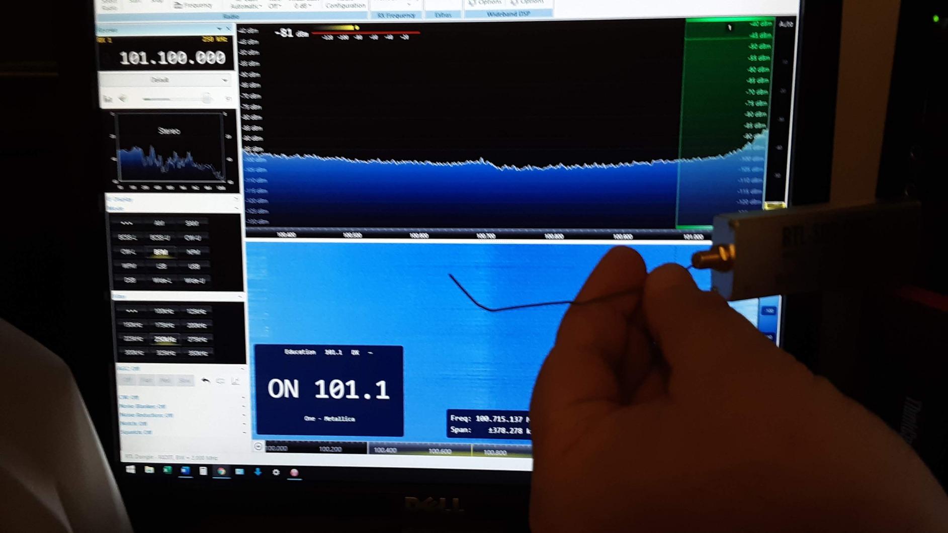 RTL-SDR Blog V3 R860 RTL2832U 1PPM TCXO SMA Software Defined Radio (Dongle Only) (Black) customer photo 1