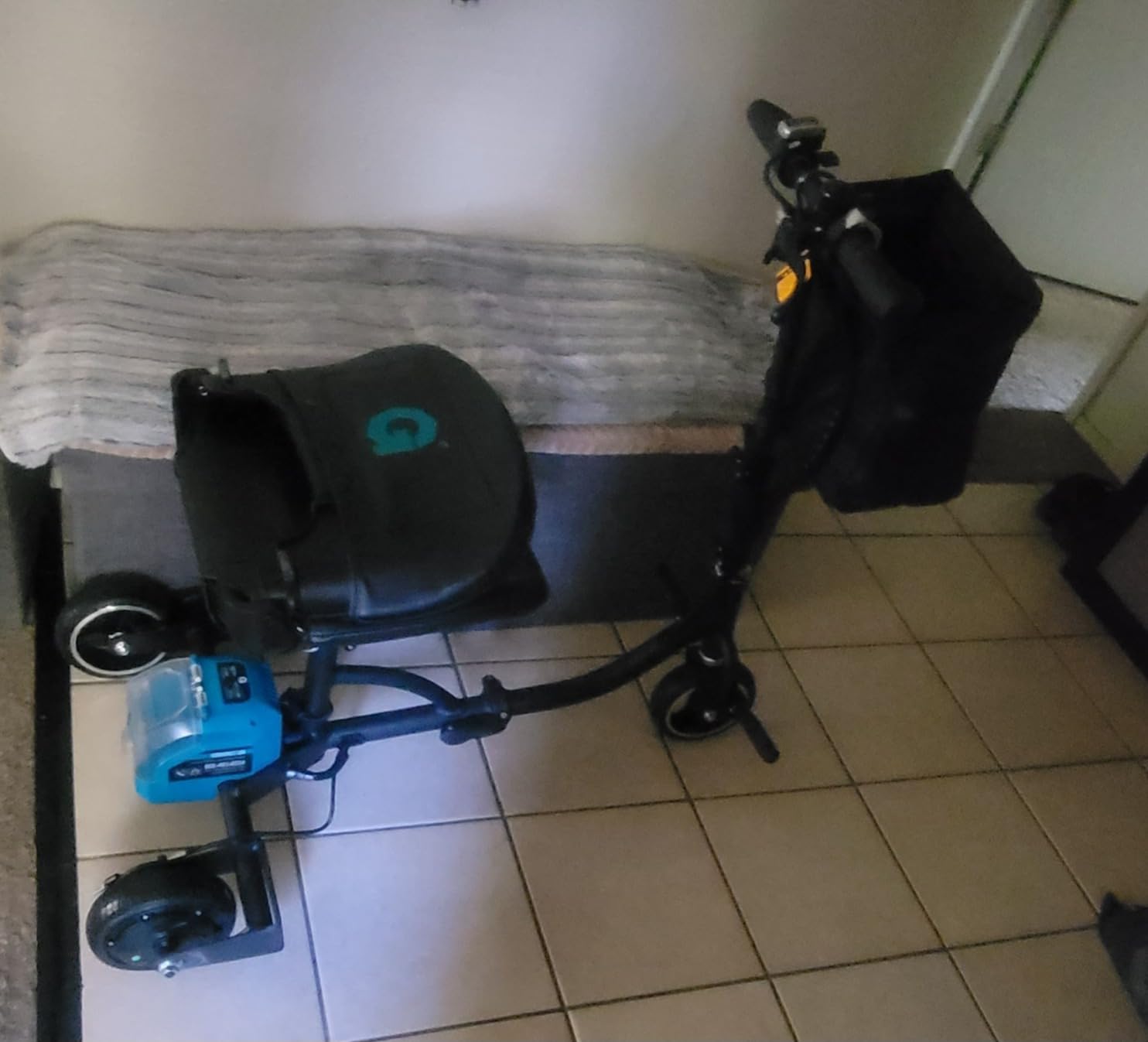 G Mobility Scooter – 3 Wheels, 35 lb Folding Aluminum Frame, Anti-Tip Footrests, Includes (1) 48V 2Ah Li-Ion Battery and Charger, Supports 275 lbs, Airline Friendly customer photo 2