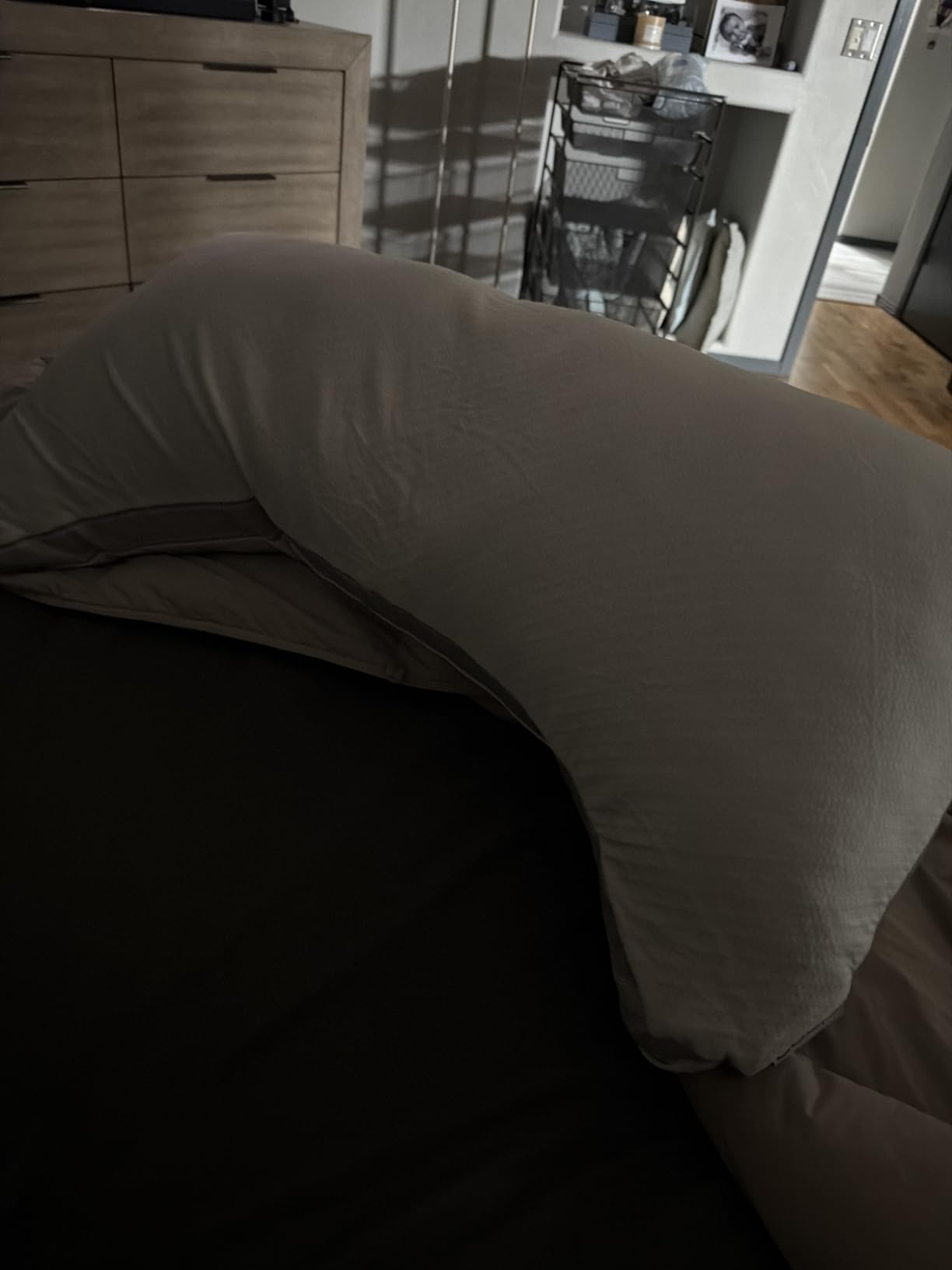 Coop Home Goods Cool+ Cut-Out Adjustable Pillow Queen with Cooling Gel & Shoulder Cut-Out for Head Support, Side Sleeper Pillow, Neck Support for Sleeping, CertiPUR-US/GREENGUARD Gold customer photo 1