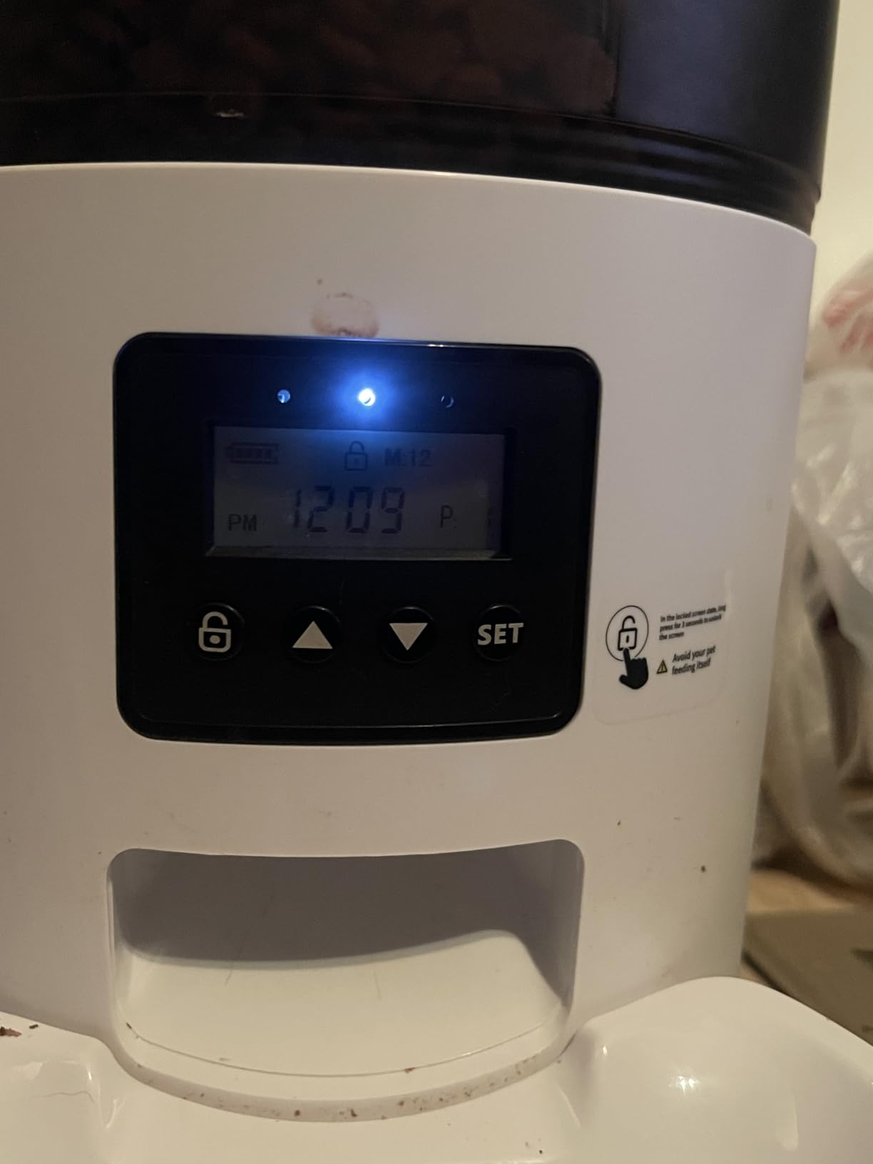 IMIPAW Automatic Cat Feeders, Timed Cat Dry Food Dispenser with Desiccant Bag, Dual Power Supply, Programmable Portion Size, 6 Meals, 20 Portions Per Day, Auto Pet Feeder for Cats and Small Dog, White customer photo 1