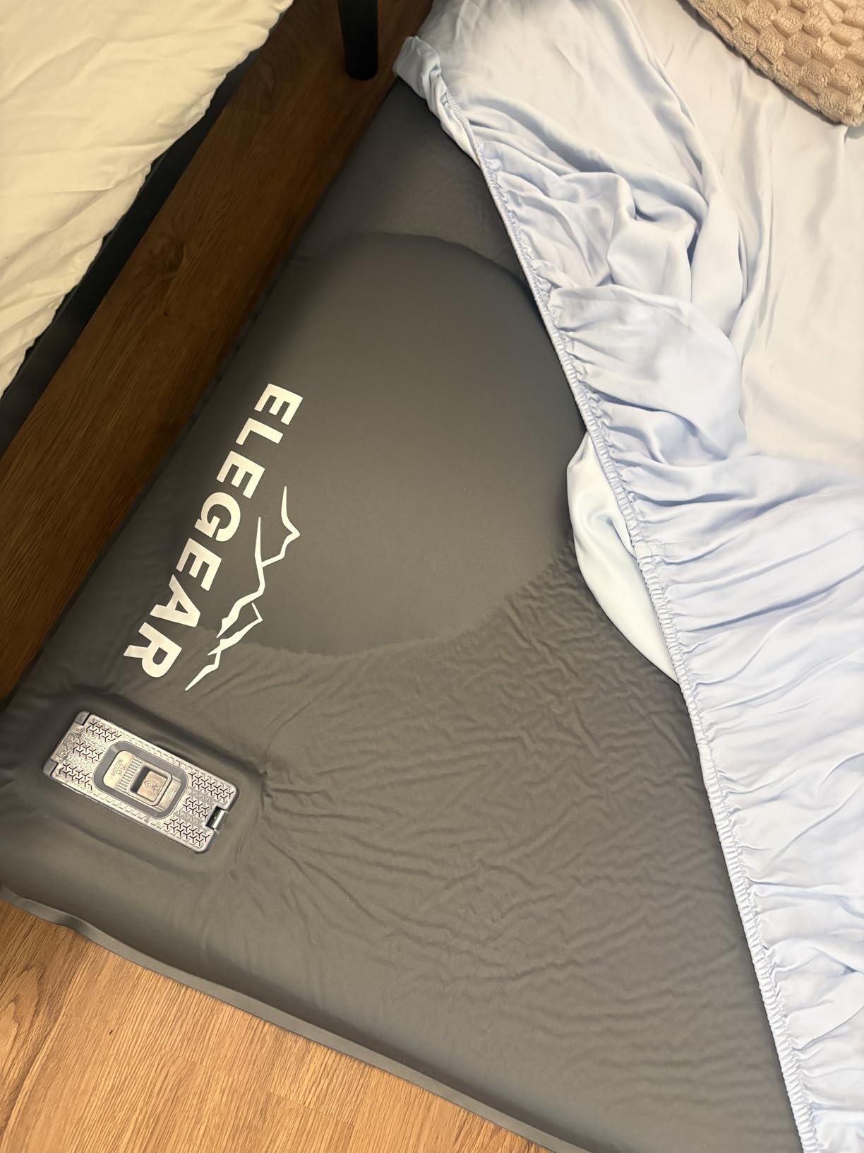 Elegear Self Inflating Sleeping Pad with Pillow 26D Memory Foam 3.15
