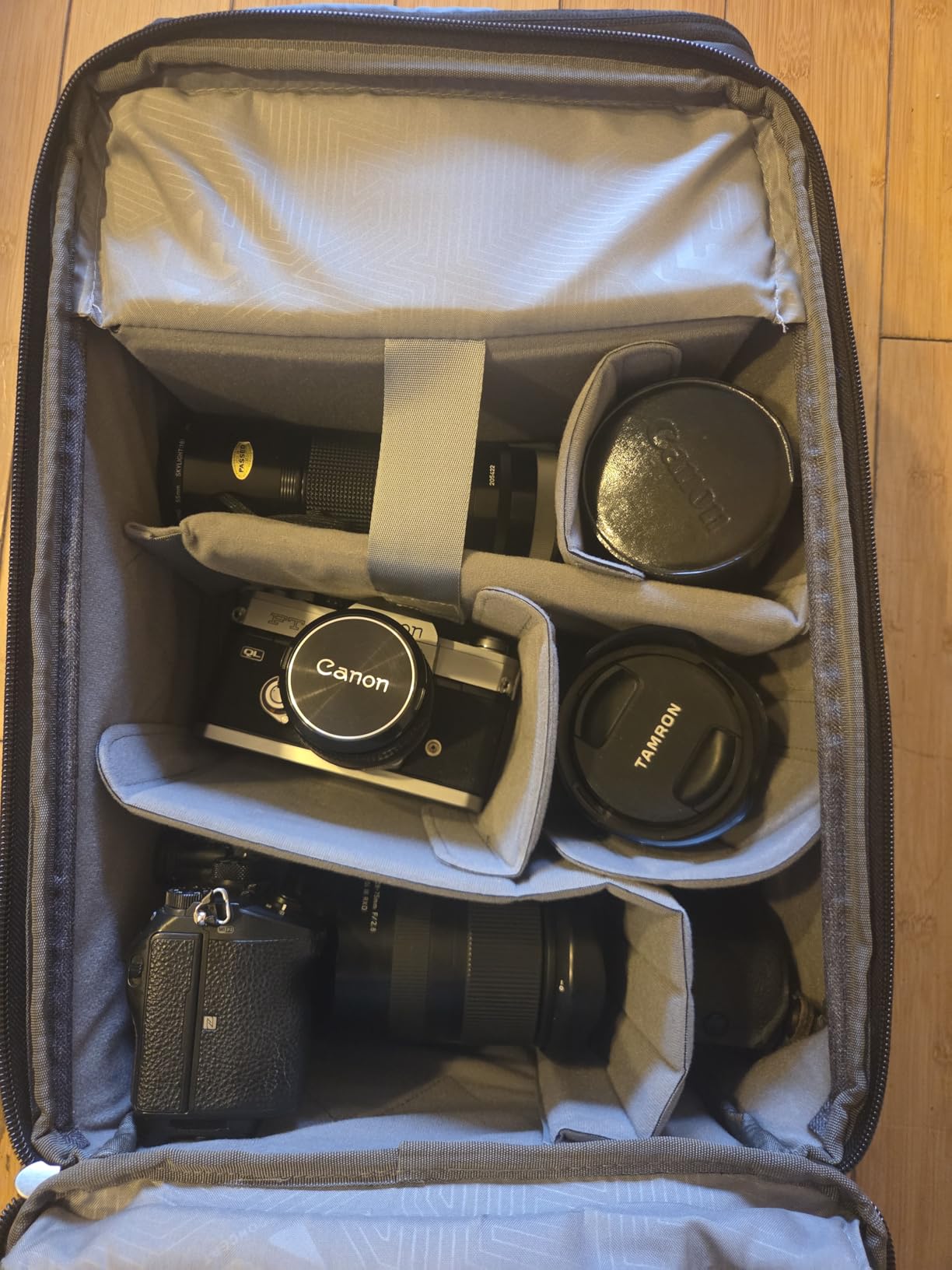 K&F CONCEPT Camera Backpack, 22L Expandable Camera Bag with Rain Cover customer photo 2
