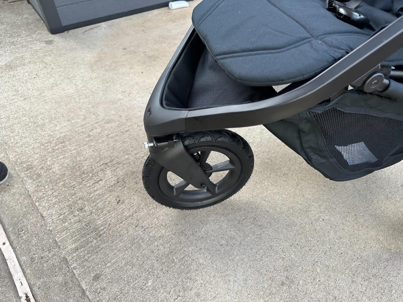 BOB Gear Wayfinder Jogging Stroller — Nightfall customer photo 2