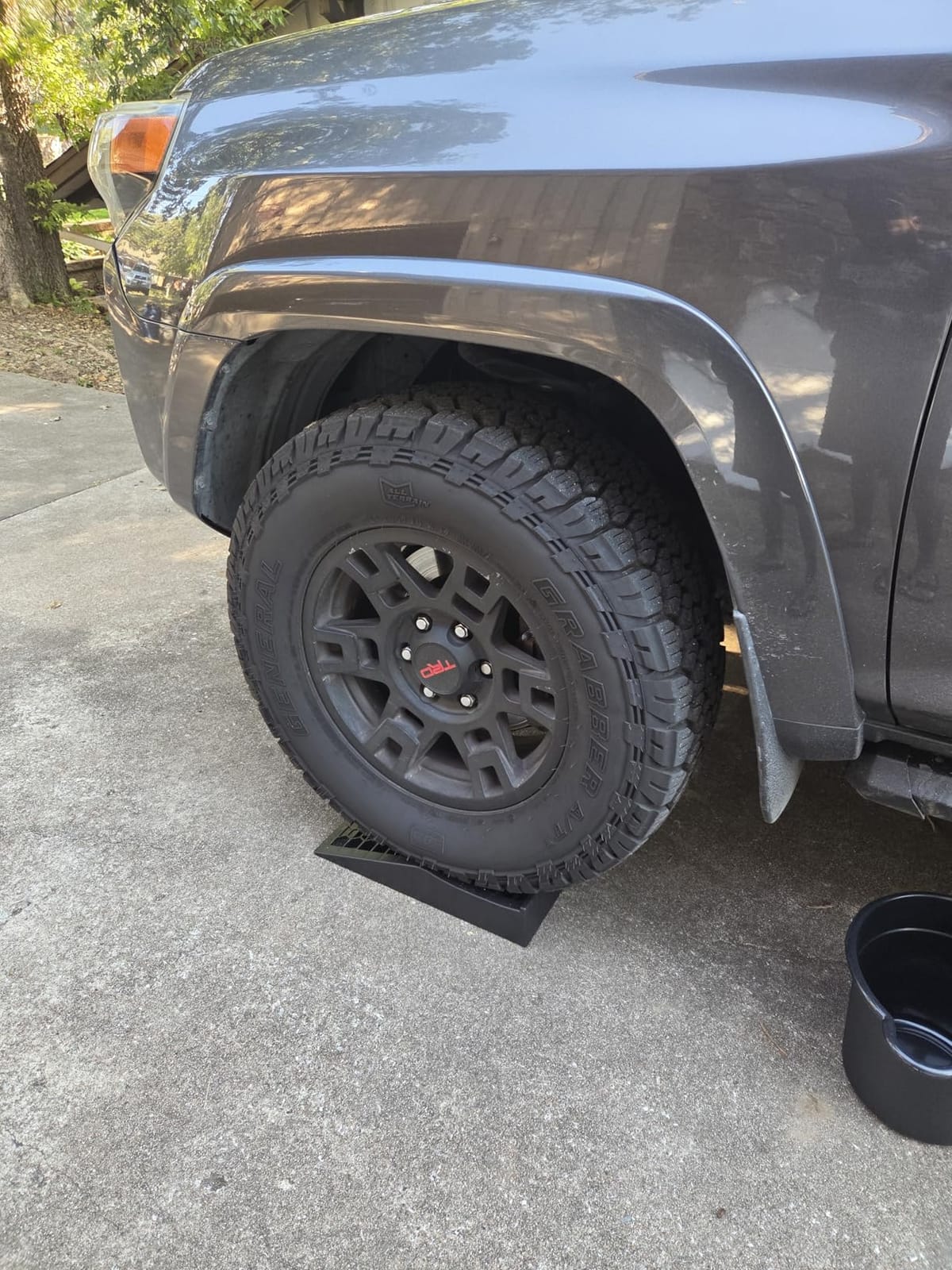 HOXWELL Car Ramps for Jack Support and Lift Vehicle Maintenance, Lightweight Low Profile Car Ramps for Garage, Heavy Duty Tire Ramps for Low Chassis Cars, 17.5''x10''x3.14'' (2PCS) customer photo 2