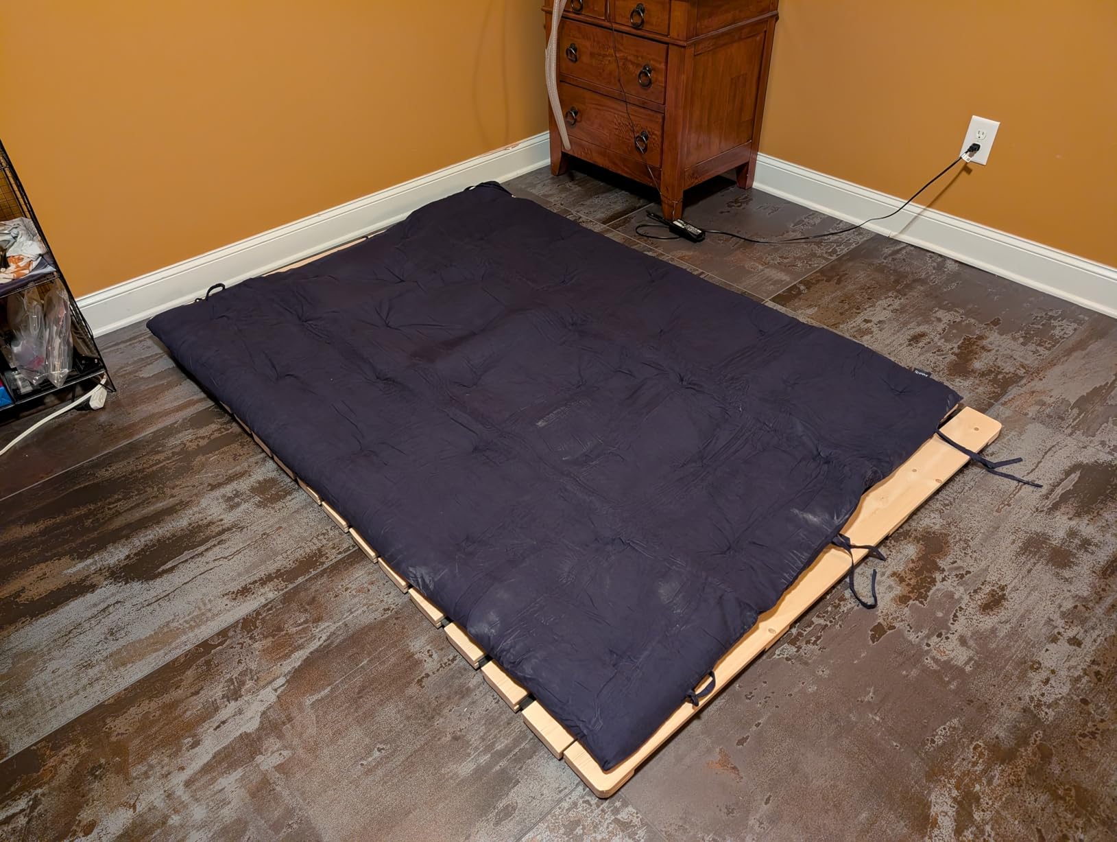 Foldable Floor Bed Frame, Breathable Wooden Roll-Up Slats Base for Japanese Futon Mattress, Low Profile Sleep Bedding (Full) customer photo 1