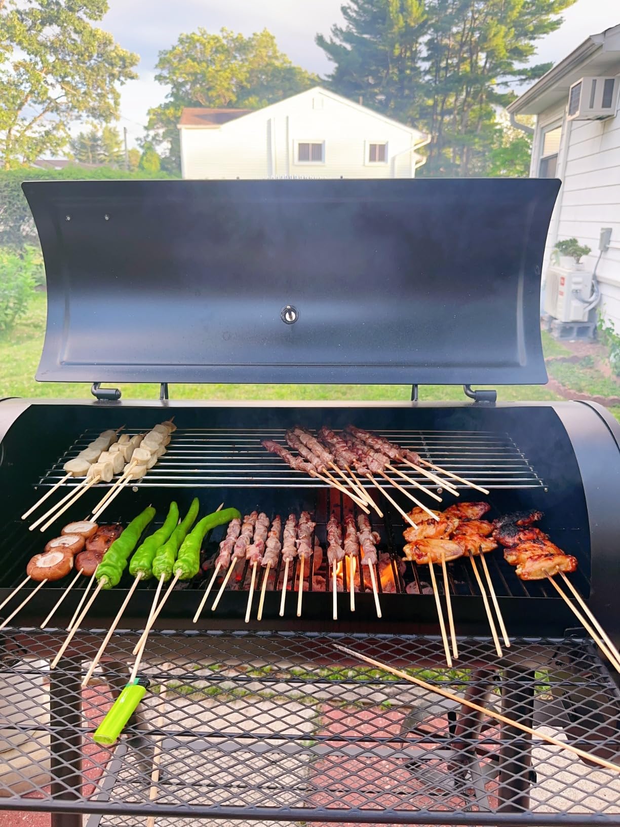 MFSTUDIO Barrel Charcoal Grill w/Offset Smoker, 941 SQ.IN. Cooking Area | Easy to Move, Adjustable Fire Vent, Porcelain-enameled Cooking Grate, Chrome-plated Lid, Foldable Front Shelf, for BBQ customer photo 2