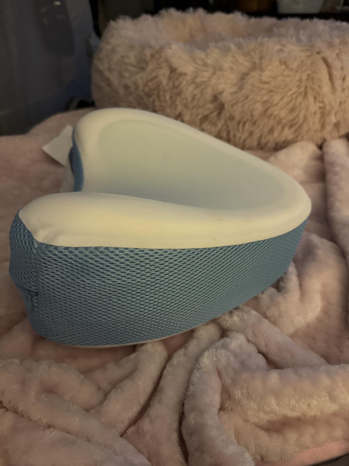 Contour Legacy Cool Leg & Knee Foam Support Pillow for Side Sleepers - Soothing Relief for Back, Hips, Knees, Joints, Nerves & Muscles customer photo 2