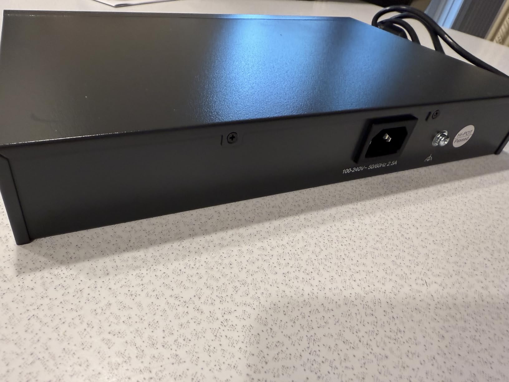 TP-Link TL-SG105MPE, Easy Smart Managed 4 PoE+ Ports 1 Gigabit Uplink customer photo 1
