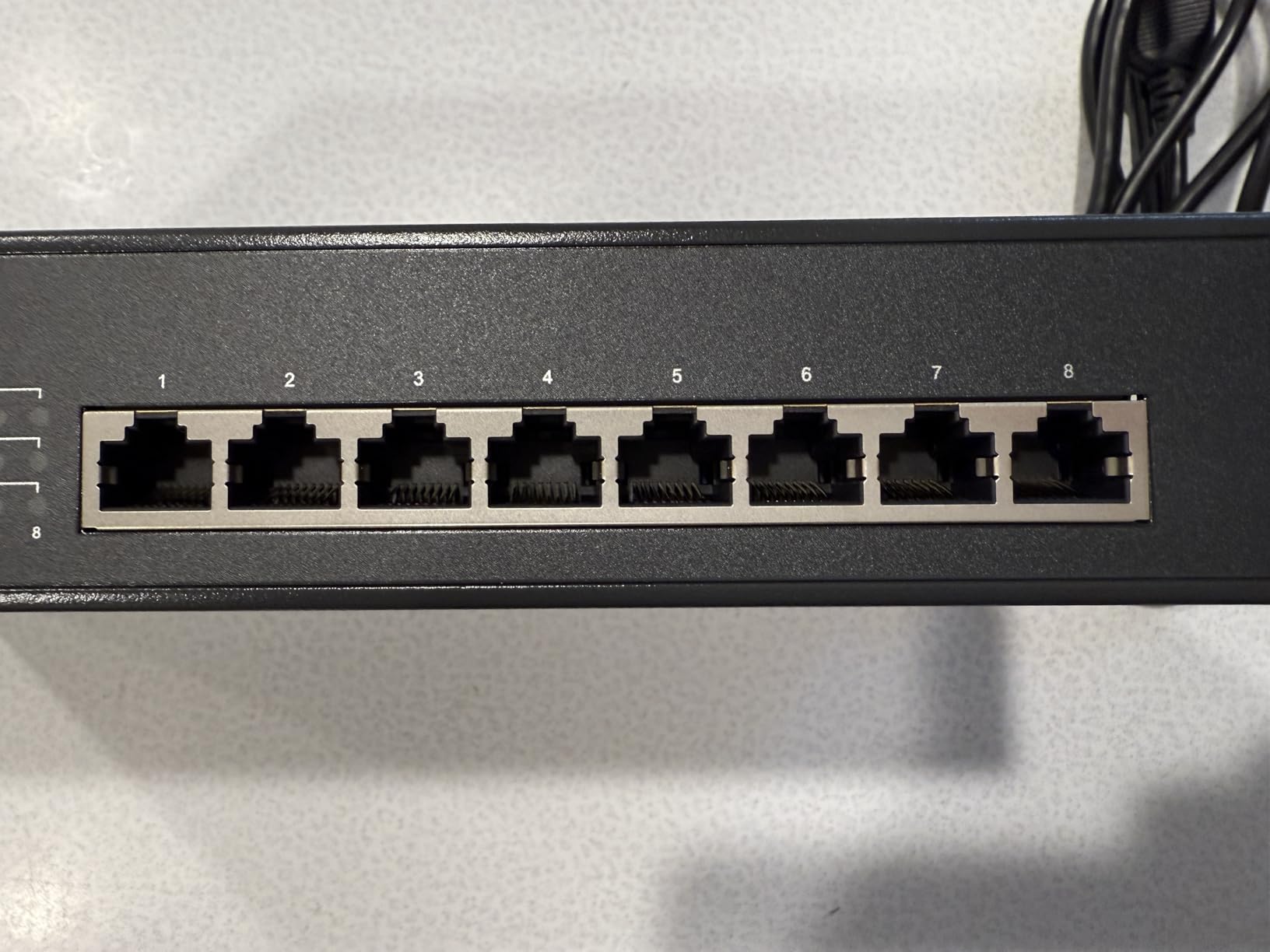 TP-Link TL-SG105MPE, Easy Smart Managed 4 PoE+ Ports 1 Gigabit Uplink customer photo 2