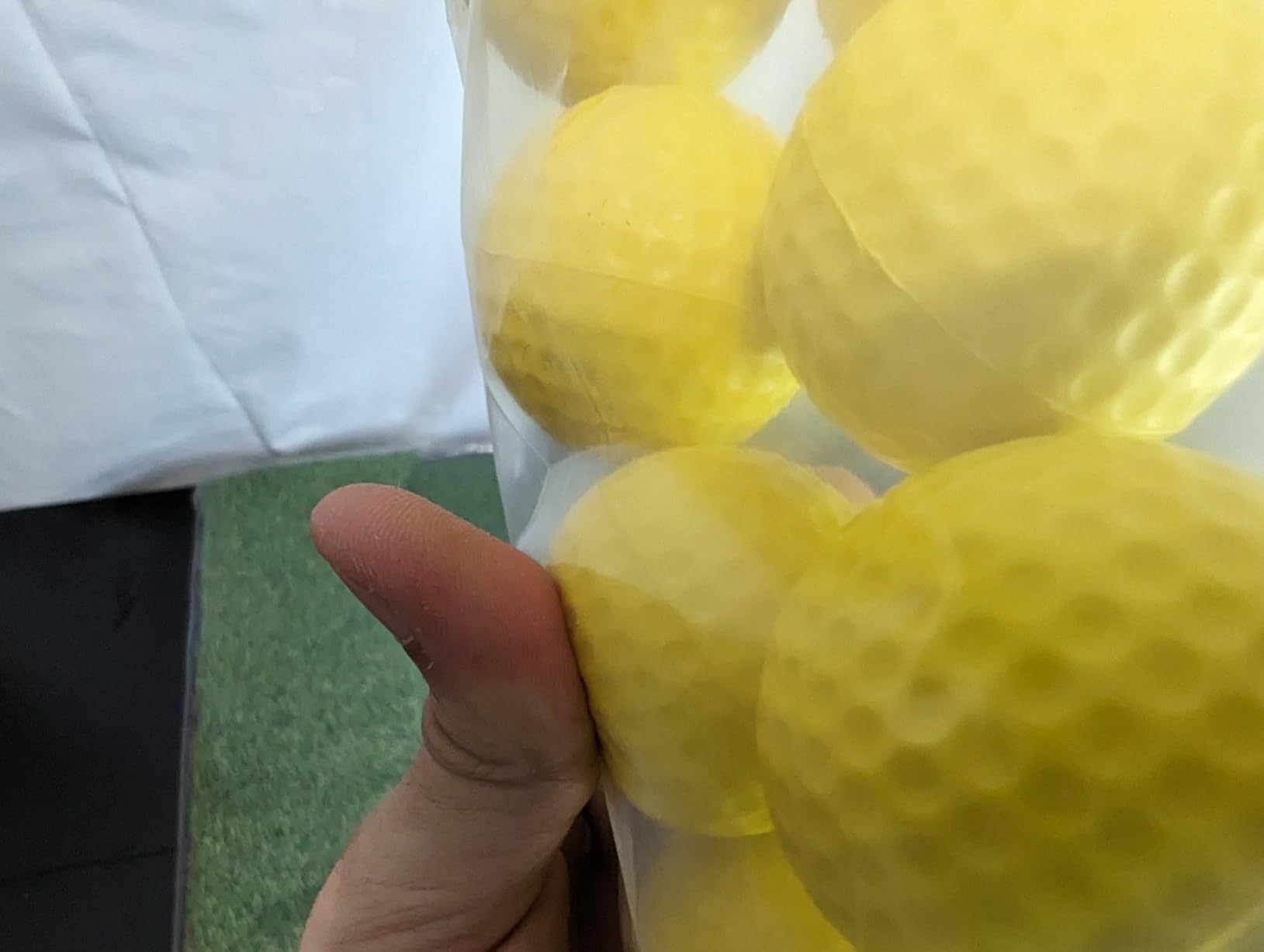 CHAMPKEY Double -Sided Golf Chipping Net with Mat and 12 Foam Balls - Professional Golf Practice Net Ideal for Indoor and Outdoor Training customer photo 1