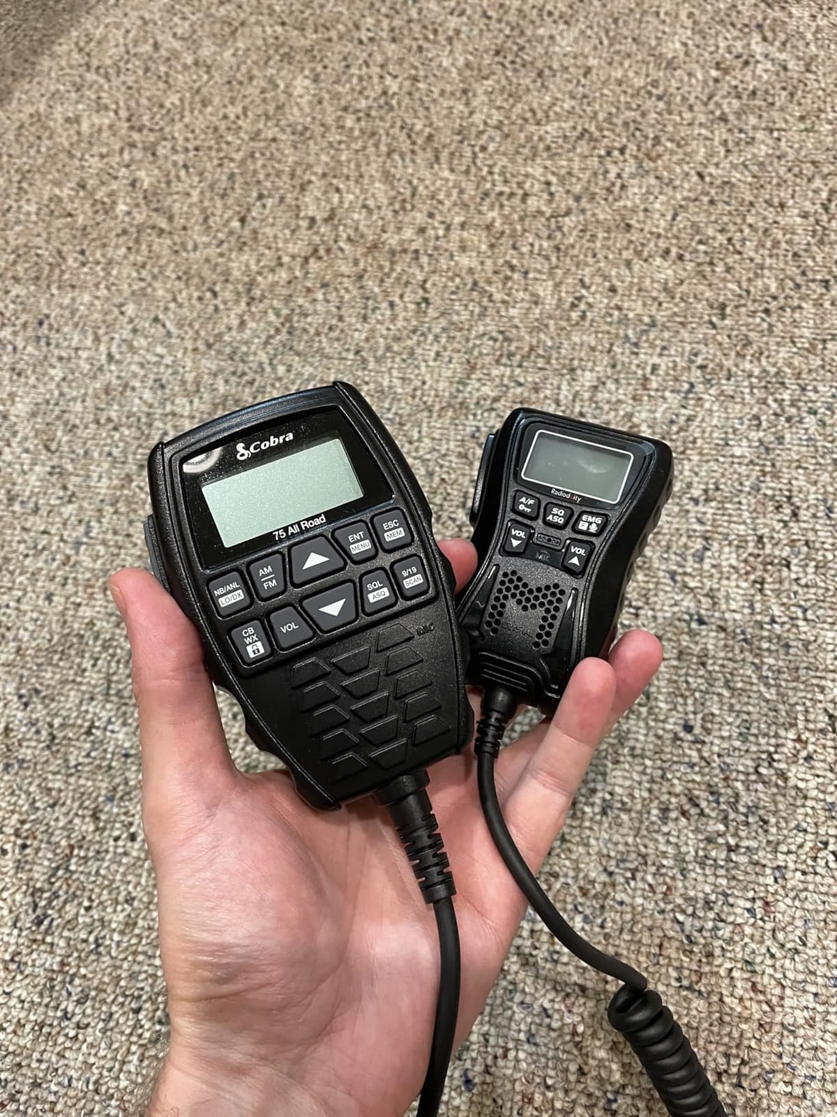 Cobra 75 All Road Wireless CB Radio, Dual-Mode AM/FM, Full 40 Channels customer photo 1