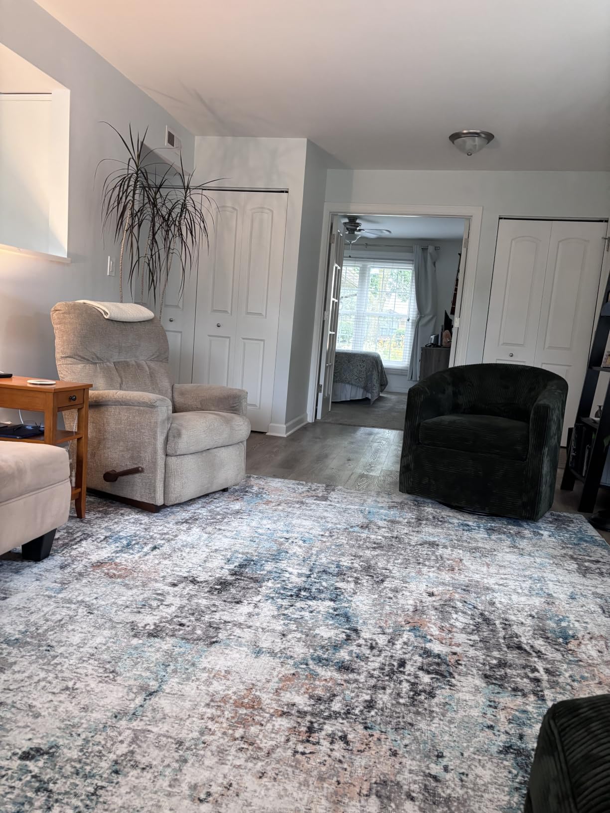 5x7 Area Rugs for Living Room Large Washable Abstract Rug White Gray Blue | Ultra Soft, Anti-Skid, Non-Shedding, Indoor Carpets, Modern Decor, Suitable for Bedroom Under Dining Table Nursery Home Office customer photo 1