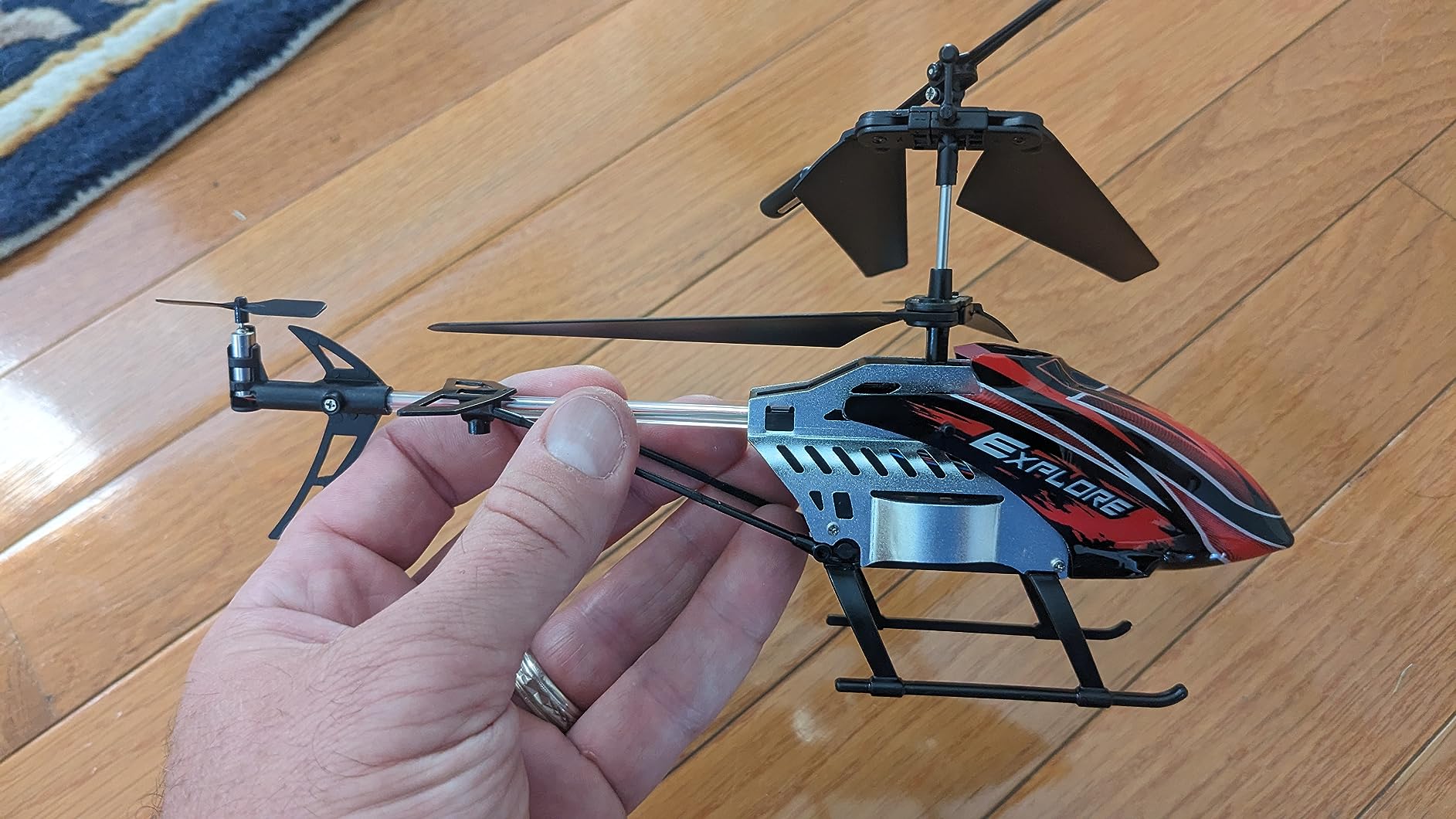 BUSSGO RC Helicopter, Remote Control Helicopter for Kids | with 30Mins Flight(2 Batteries), 7+1 LED Light Modes, Altitude Hold, RC Toys for Boys Girls customer photo 2