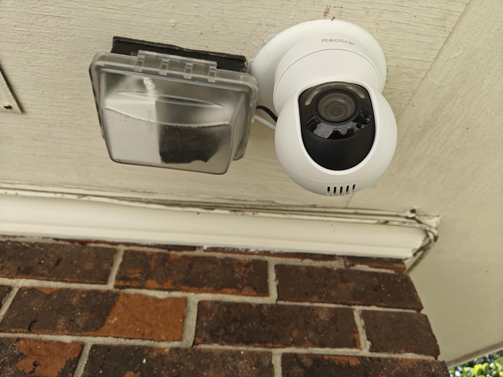 REOLINK E1 Outdoor Pro 4K PTZ Outdoor Security Camera WiFi Plug-in Power customer photo 2