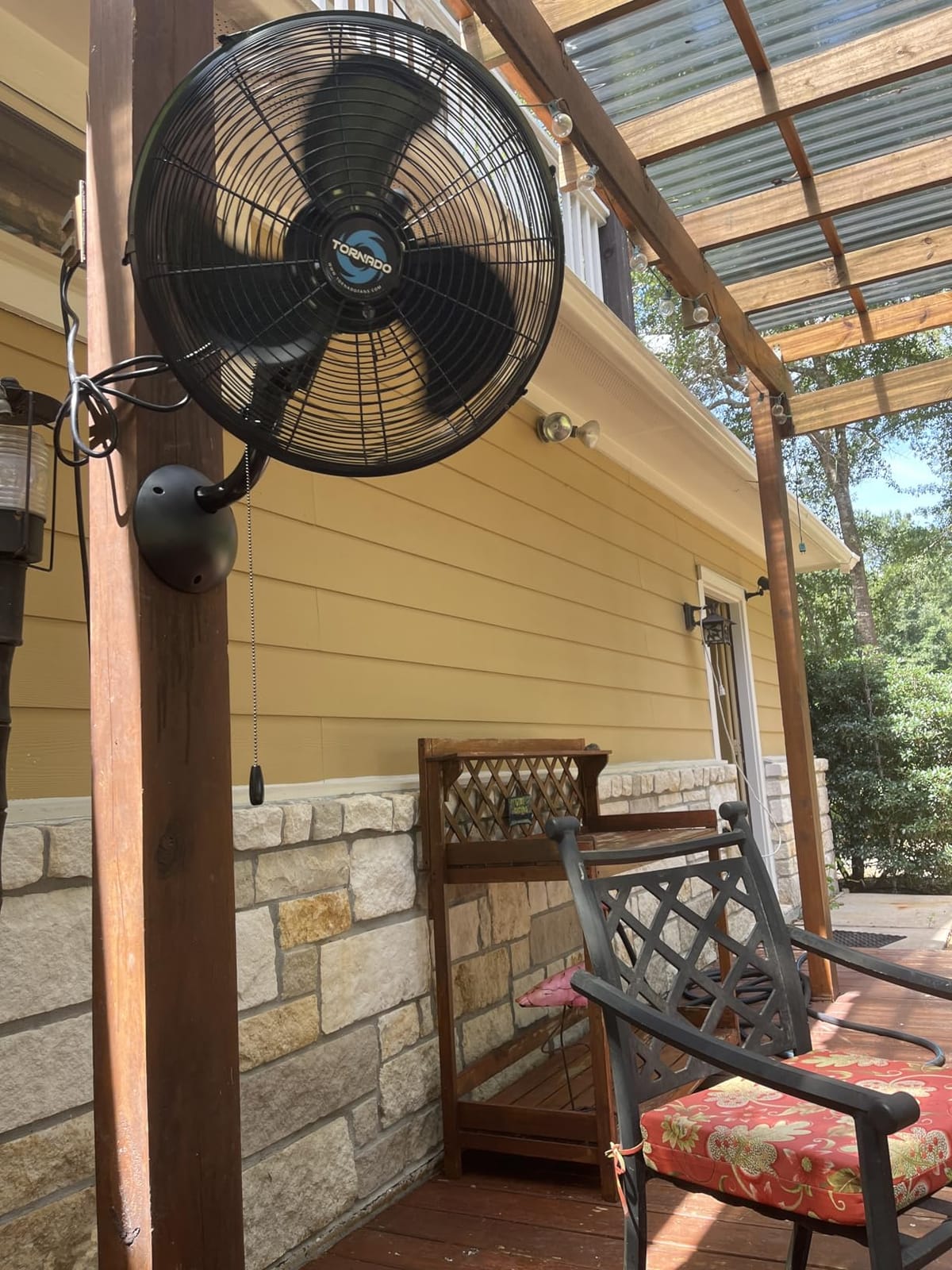 Tornado 24 Inch Pro Series High-Velocity Oscillating Wall Fan – 3-Speed, 7200 CFM, 6.6 FT Cord – UL Safety Certified for Commercial & Industrial Use customer photo 1