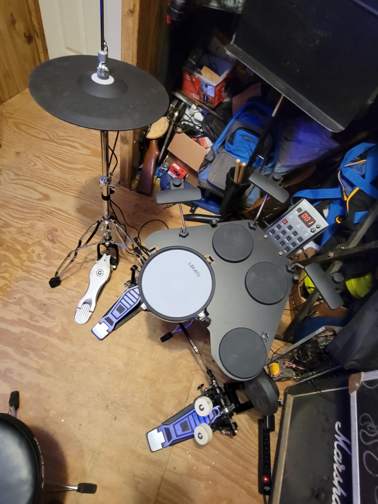 LEKATO Electronic Drum Set, Portable Electric Drum Set for Beginner with Quiet Mesh Snare Drum Pads, 220+ Sounds, USB MIDI, 2 Switch Pedal, Electric Drum Kit with Sticks, Travel Bag customer photo 2