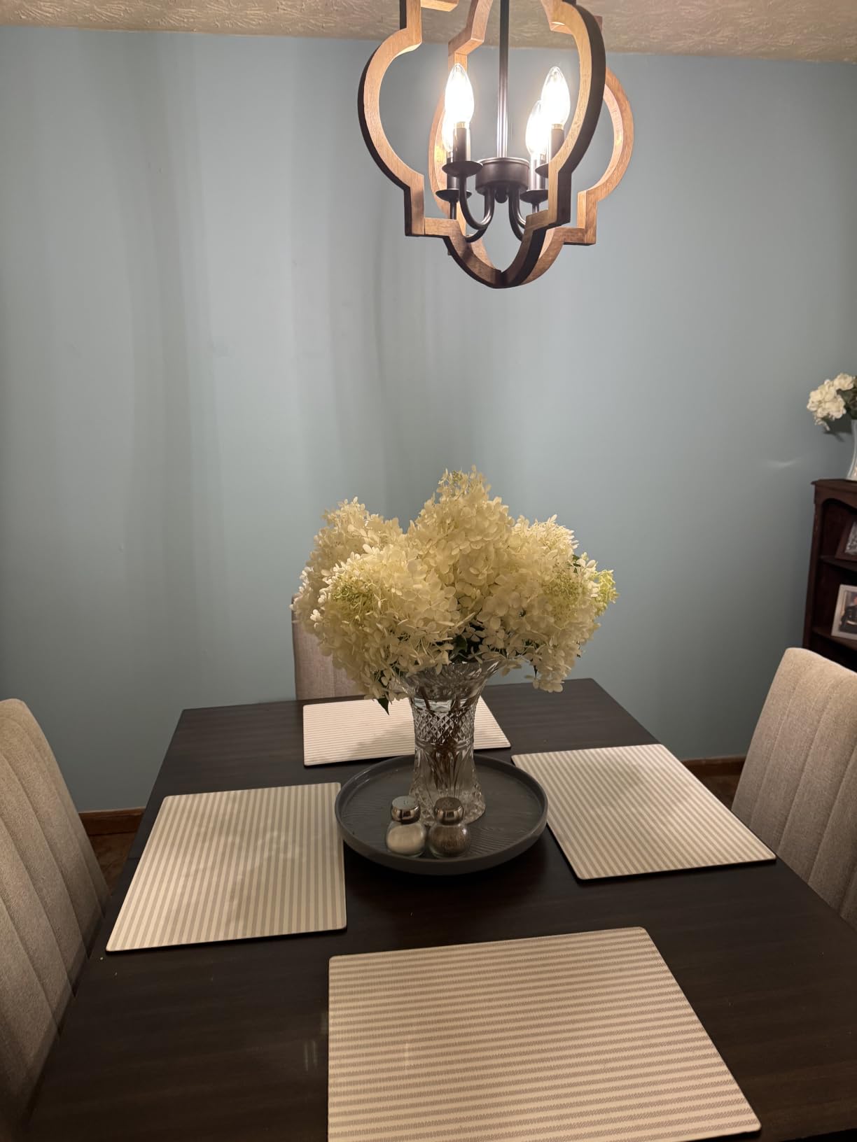 Farmhouse Chandelier Light Fixtures, 4-Light Dining Room Light Fixtures Over Table, Solid Wood Chandeliers for Dining Room, 15.7