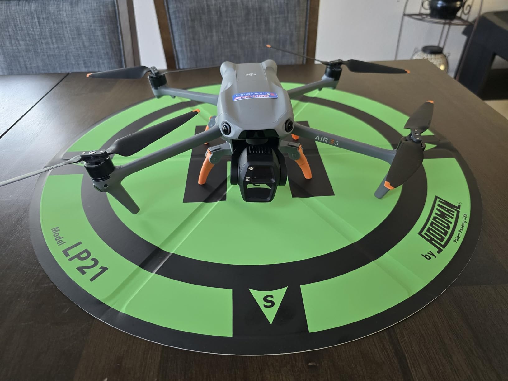 Hoodman Weighted Trifold UAV Drone Landing Pad LP21 - fits Mini 4 Pro, mini 3 pro, mavic and spark - Durable, No Stakes Required, collapses to one sixth of deployed size customer photo 2