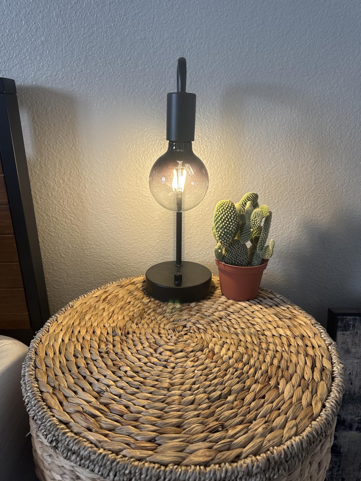 ONEWISH Industrial Table Lamp for Bedroom, Fully Dimmable Modern Bedside Lamps with 2700K Warm Light Bulb for Kids Reading, Minimalist Nightstand Lamps for Living Room, Office (Bulb Included) customer photo 2