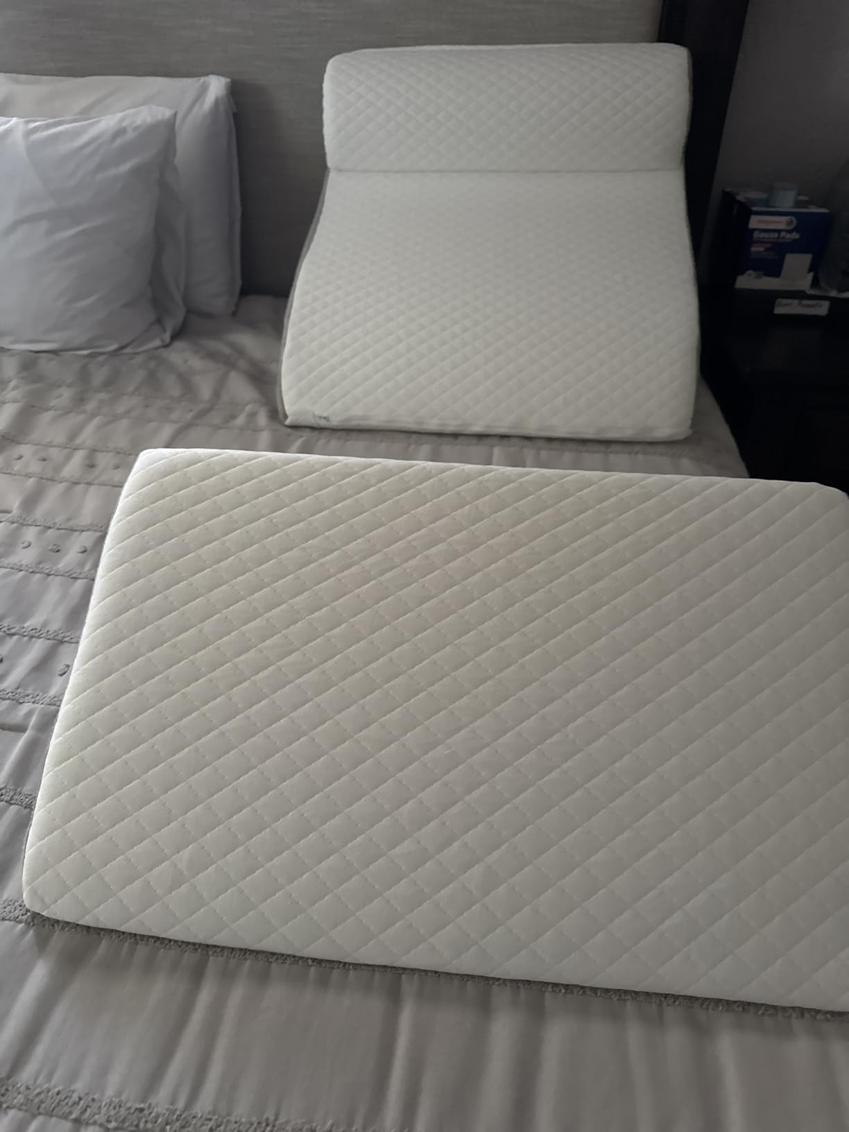 Yojoker 4PCS Orthopedic Bed Wedge Pillow Set for Sleeping, Post Surgery Foam Pillow for Body, Back and Leg Pain Relief, Triangle Adjustable Support Pillow - Acid Reflux, Anti Snoring & GERD Sleeping customer photo 1