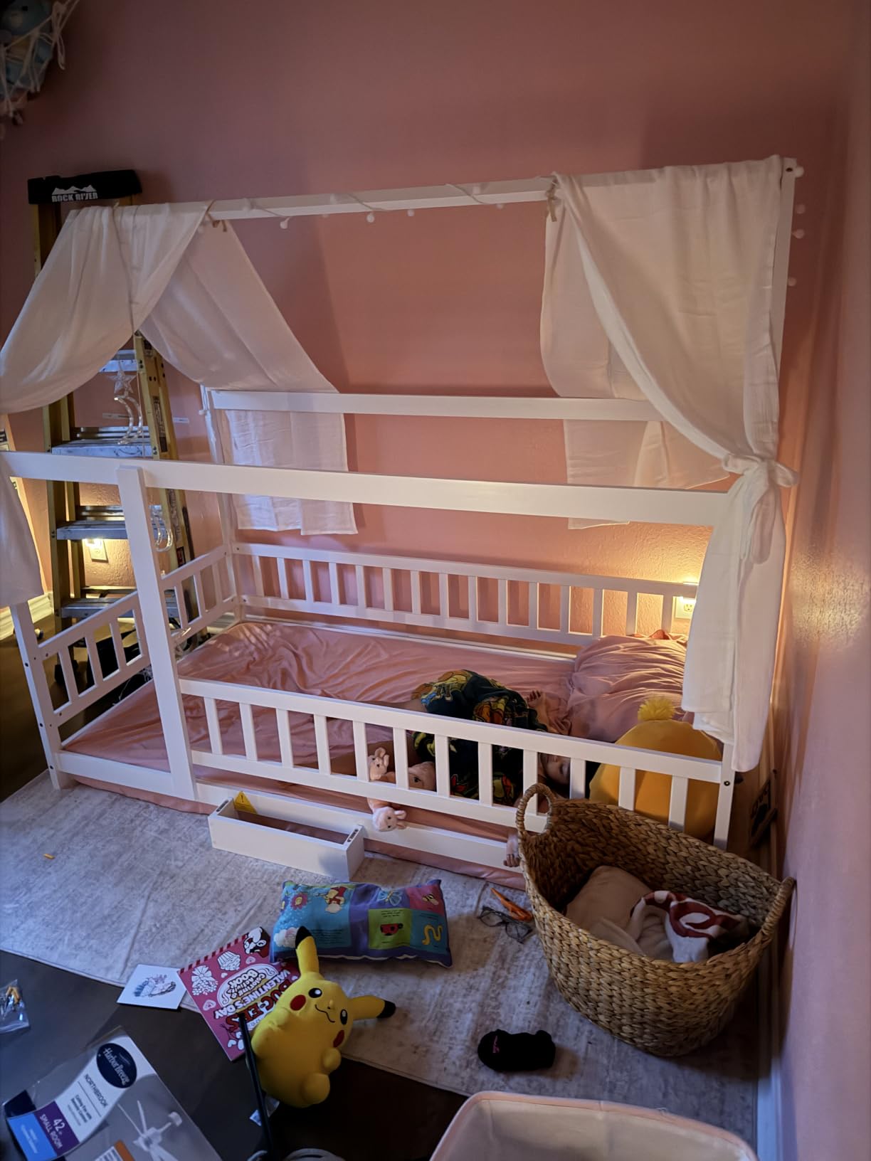 Bellemave Full Size House Floor Bed, Wooden Montessori Bed with Fence and Roof for Kids, Playhouse Full Bed Frame for Girls, Boys (Full, White) customer photo 2