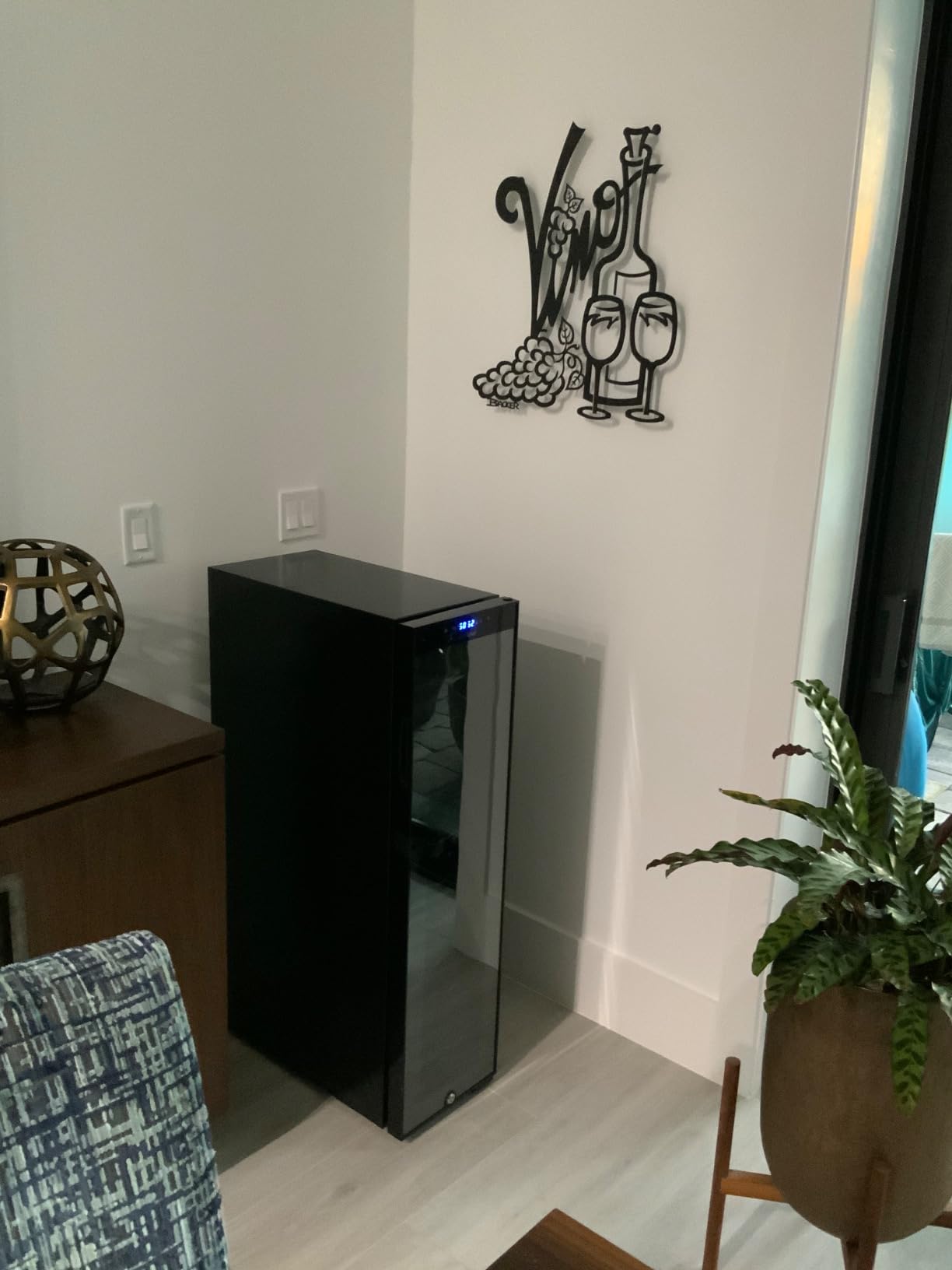 NutriChef PKCWCDS275 Dual-Zone Wine Cooler, 27-Bottle Refrigerator, Digital Touch Button Control with Air Tight Seal, Adjustable Temp 41-64F, Freestanding Cooler, Black customer photo 1