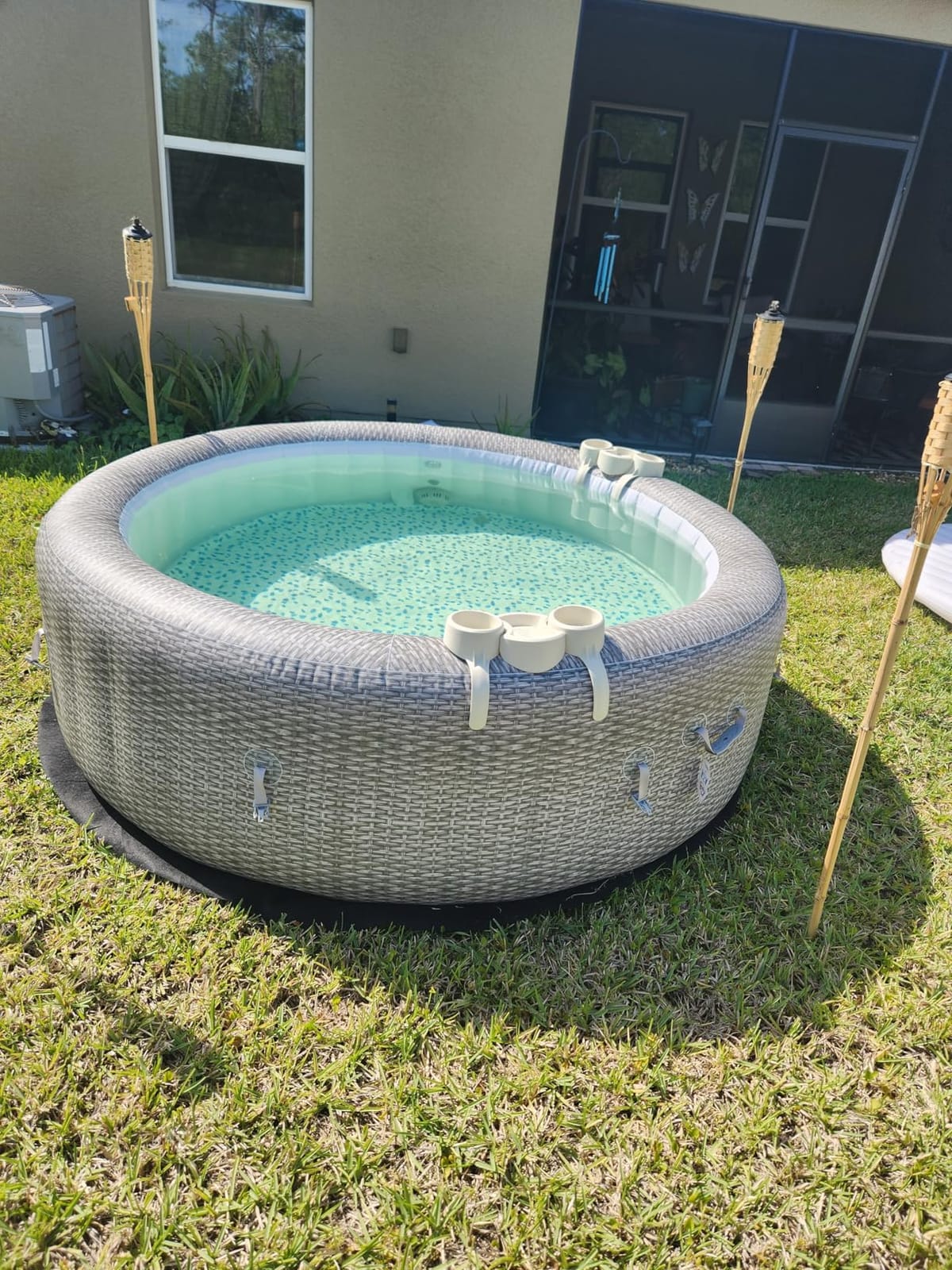 Coleman SaluSpa Sicily Energy-Efficient 5-7 Person Inflatable Hot Tub customer photo 1