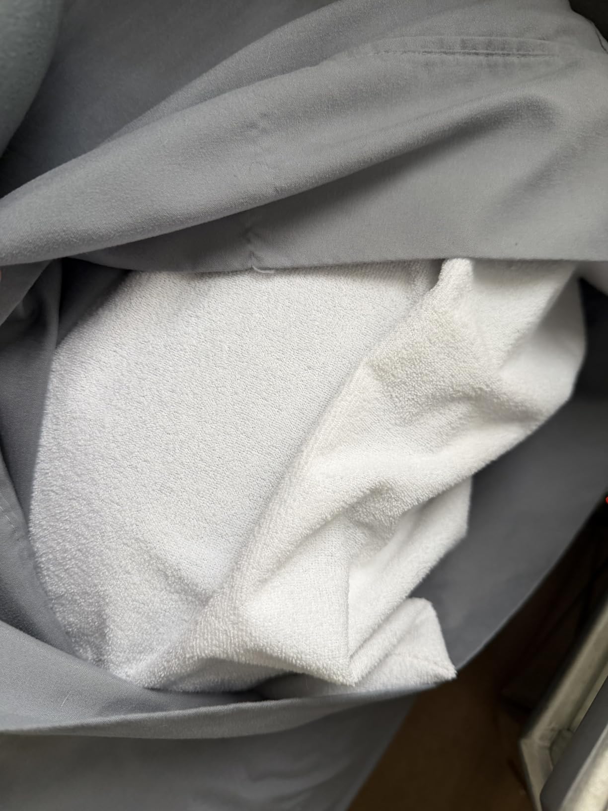 Soft Terry Waterproof Pillow Protectors with Zipper Standard Size, Set of 4 - Utopia Bedding Pillow Covers, Bedbug & Dust Mite Proof, Moisture Wicking, Airy & Machine Washable Encasements customer photo 2