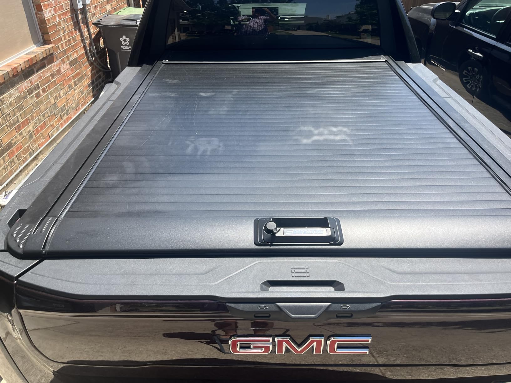 ONINE Retractable Hard Tonneau Cover for 2015-2026 Ford F150 5.5ft Bed customer photo 2