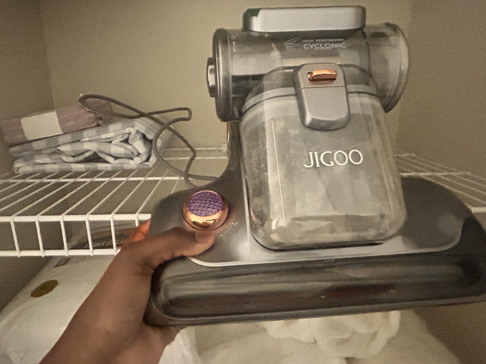 JIGOO T600 Bed Mattress Vacuum Cleaner with UV-C Light, 15Kpa Suction, 700W | 700W Motor, Handheld, Double Cup, Smart Dust Sensor, Ultrasonic, Heating Tech, MIF Filter, Deep Clean for Bed, Sofa, Pet Hair customer photo 2