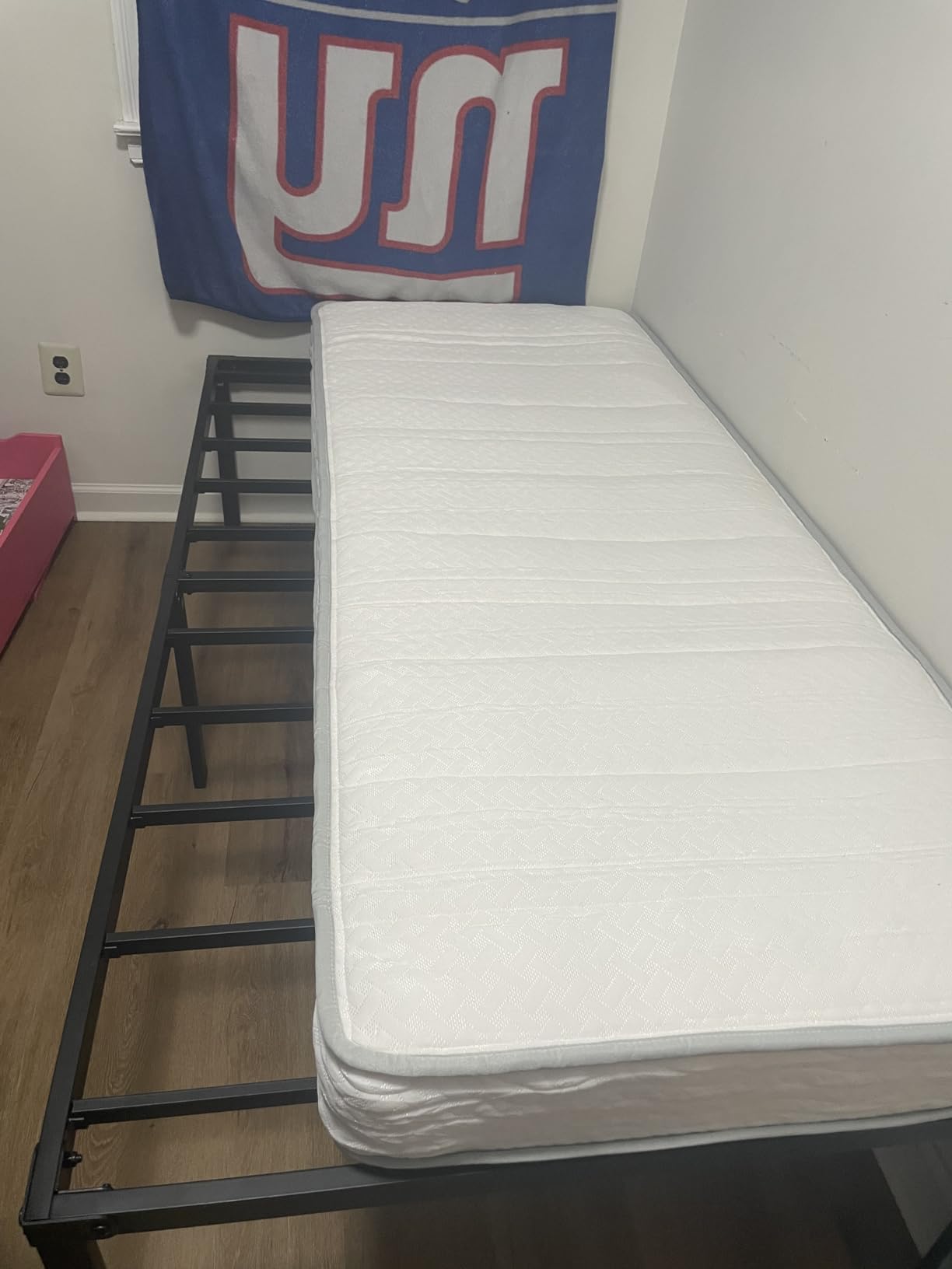 Zinus 6 Inch Twin Foam and Spring Hybrid Mattress, Medium Firm Feel | Fiberglass Free, Durable Support, Mattress in a Box, CertiPUR-US & OEKO-TEX Certified Safe Materials customer photo 1