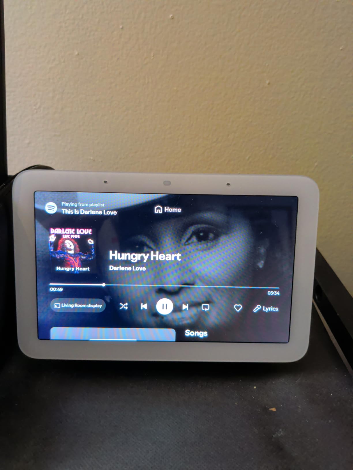 Google Nest Hub 7” Smart Display with Google Assistant (2nd Gen) - Chalk customer photo 2