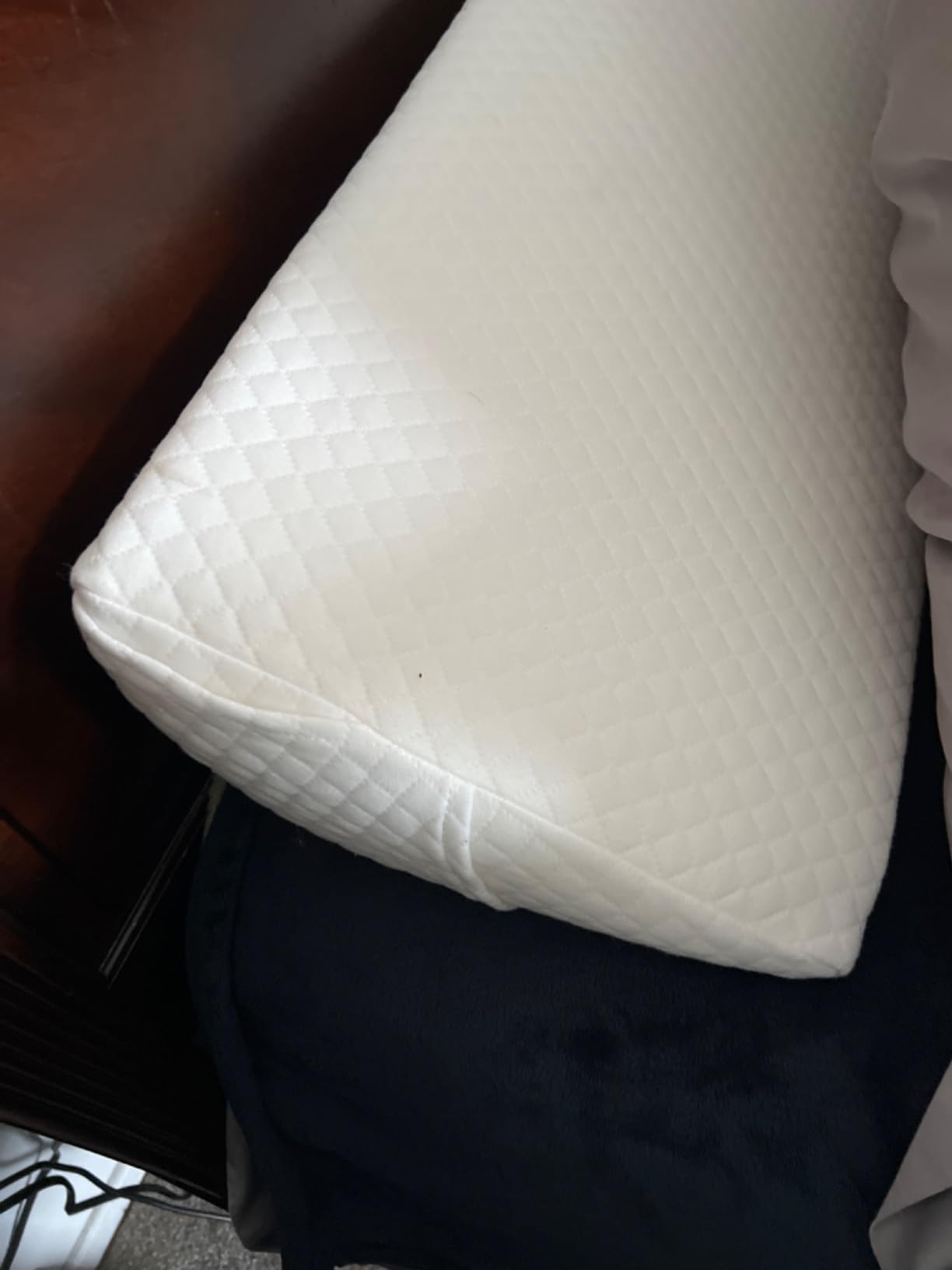 HABUTWAY King Size Bed Wedge Pillow for Headboard, Bed Gap Filler(0-8