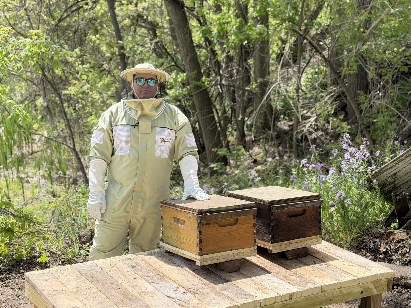 Ultra-Ventilated Polycotton Beekeeping Suit for Men & Women with Gloves & Two Beekeeping Veils-Professional & Beginner Apiarist Suit. (Olive,L) customer photo 1