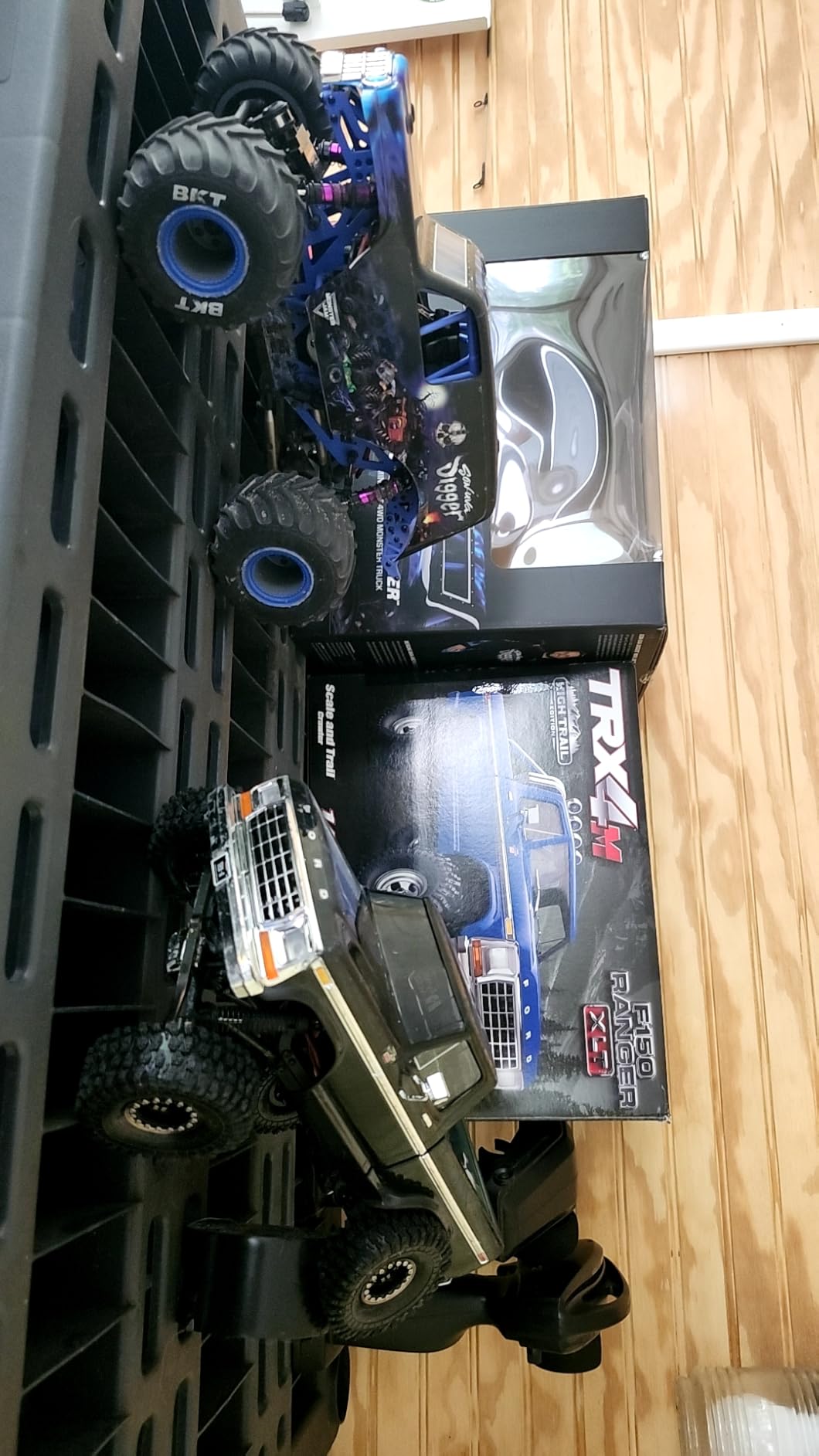 Losi 1/18 Mini LMT Son Uva Digger 2S 4X4 RTR Brushed Monster Truck Battery & Charger Included Blue LOS01026T2 customer photo 1