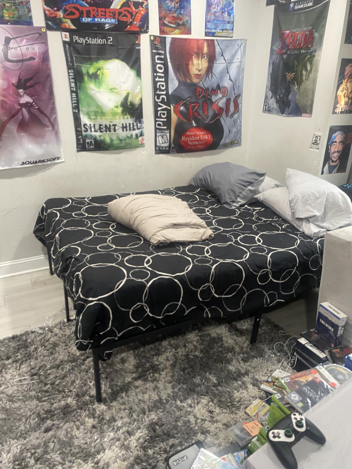 HLIPHA Metal Platform Bed Frame 18 Inch Tall, No Box Spring Needed, King Size Bed with Heavy Duty Strong Support Slats, Easy to Assemble, Black customer photo 1