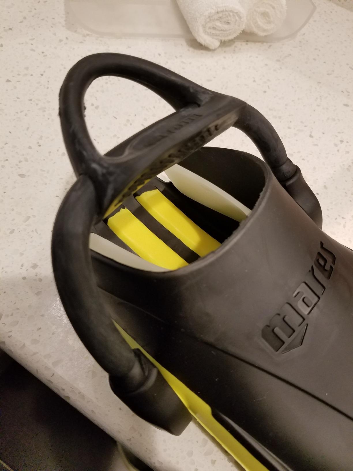 Mares Unisex Adults Avanti Quattro + Diving Fins - Durable Efficient Versatile Open-Heel Scuba Fins with Four-Channel Design & Bungee Strap customer photo 2