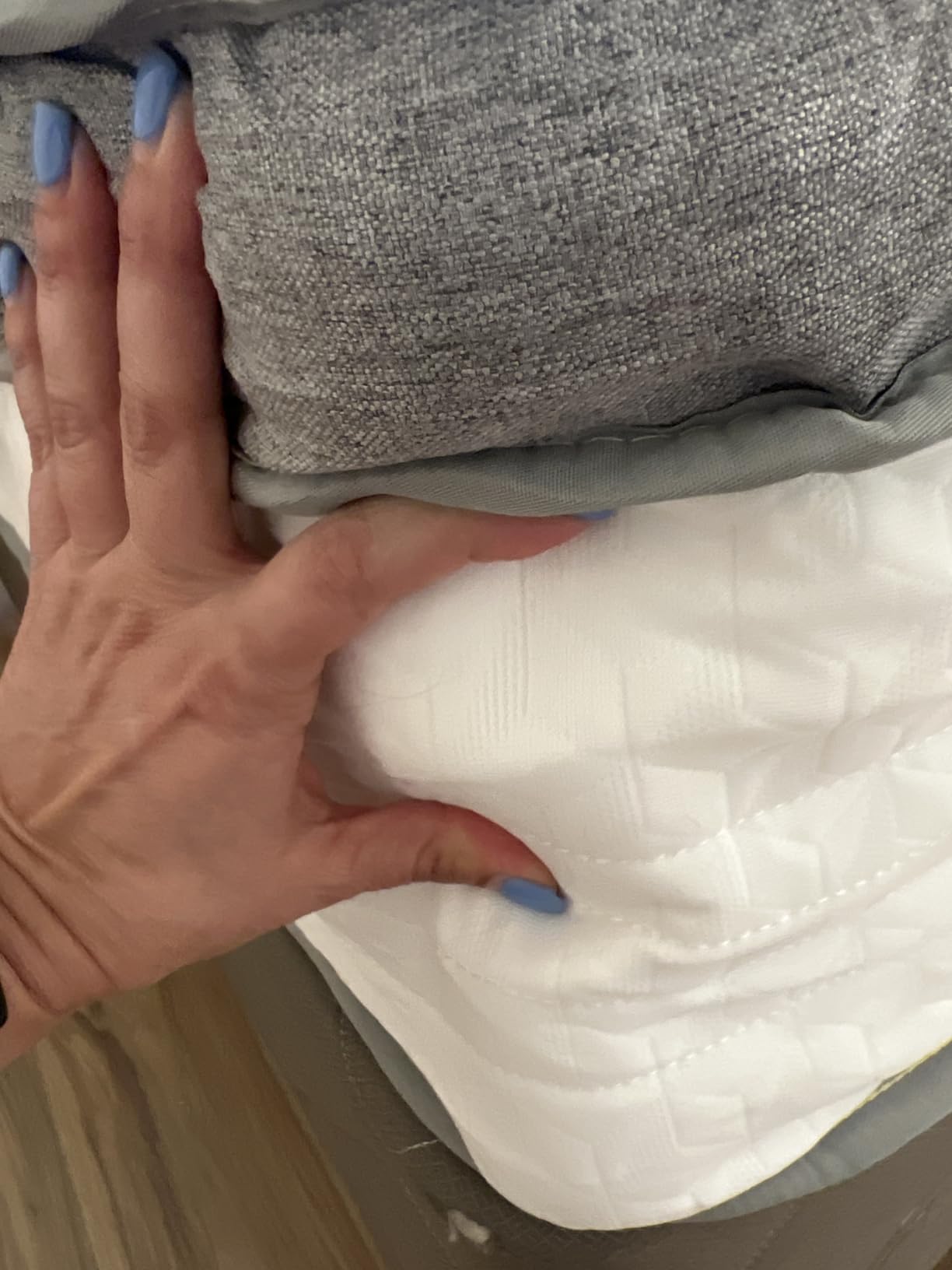 Novilla Queen Mattress, 12 Inch Hybrid Mattress Queen with Comfort Foam, Innerspring Pillow Top Mattress in a Box, Pressure & Pain Relief, Soft Feel but Supportive, CertiPUR-US customer photo 1