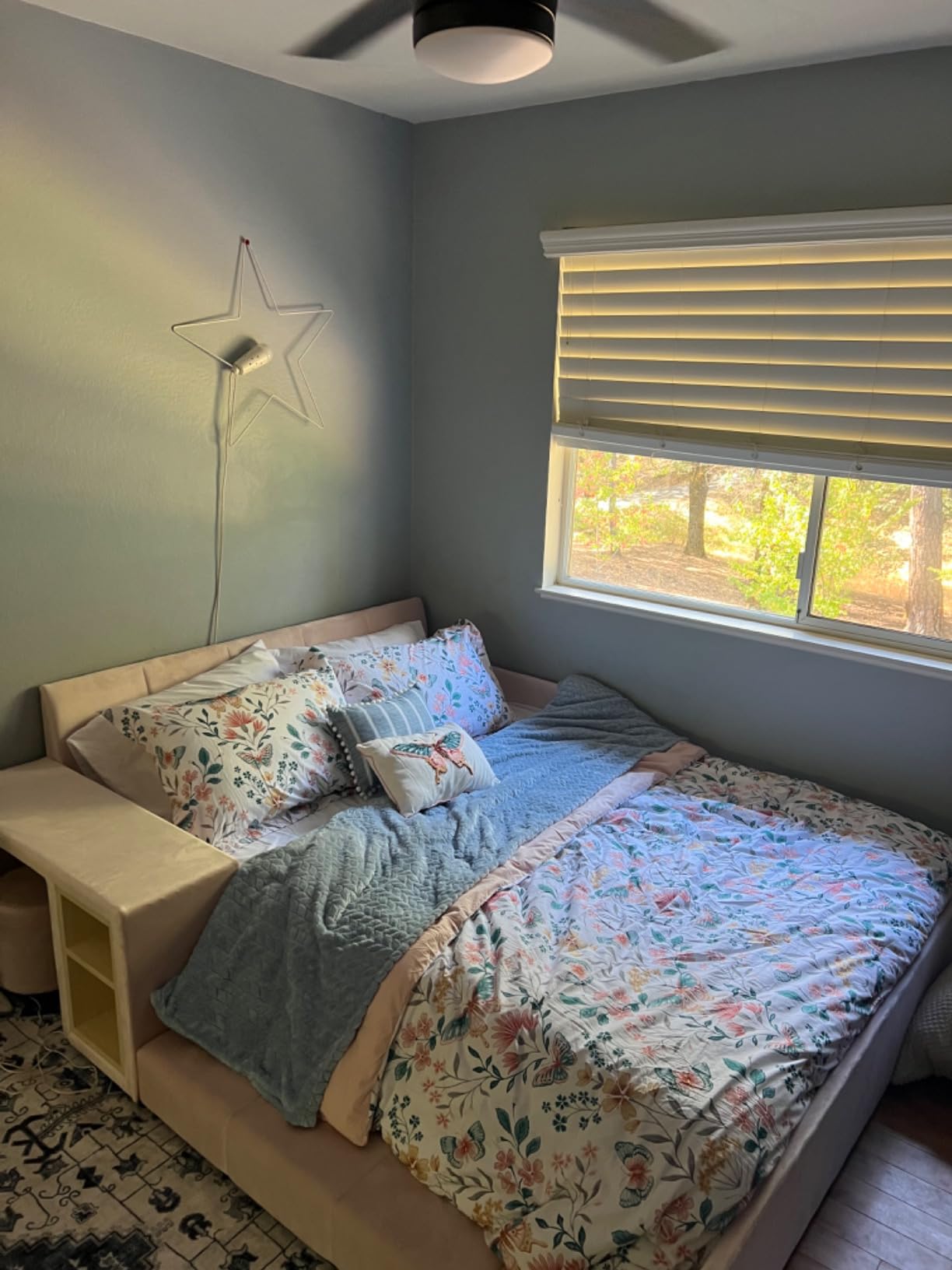 Velvet Upholstered Grounded Platform Bed, Wooden Queen Size Mother & Child Bed Frame with Bedside Desk and Little Round Stool, Kids Adults Bedroom Furniture Floor Bed Platform Bed (Gray) customer photo 1