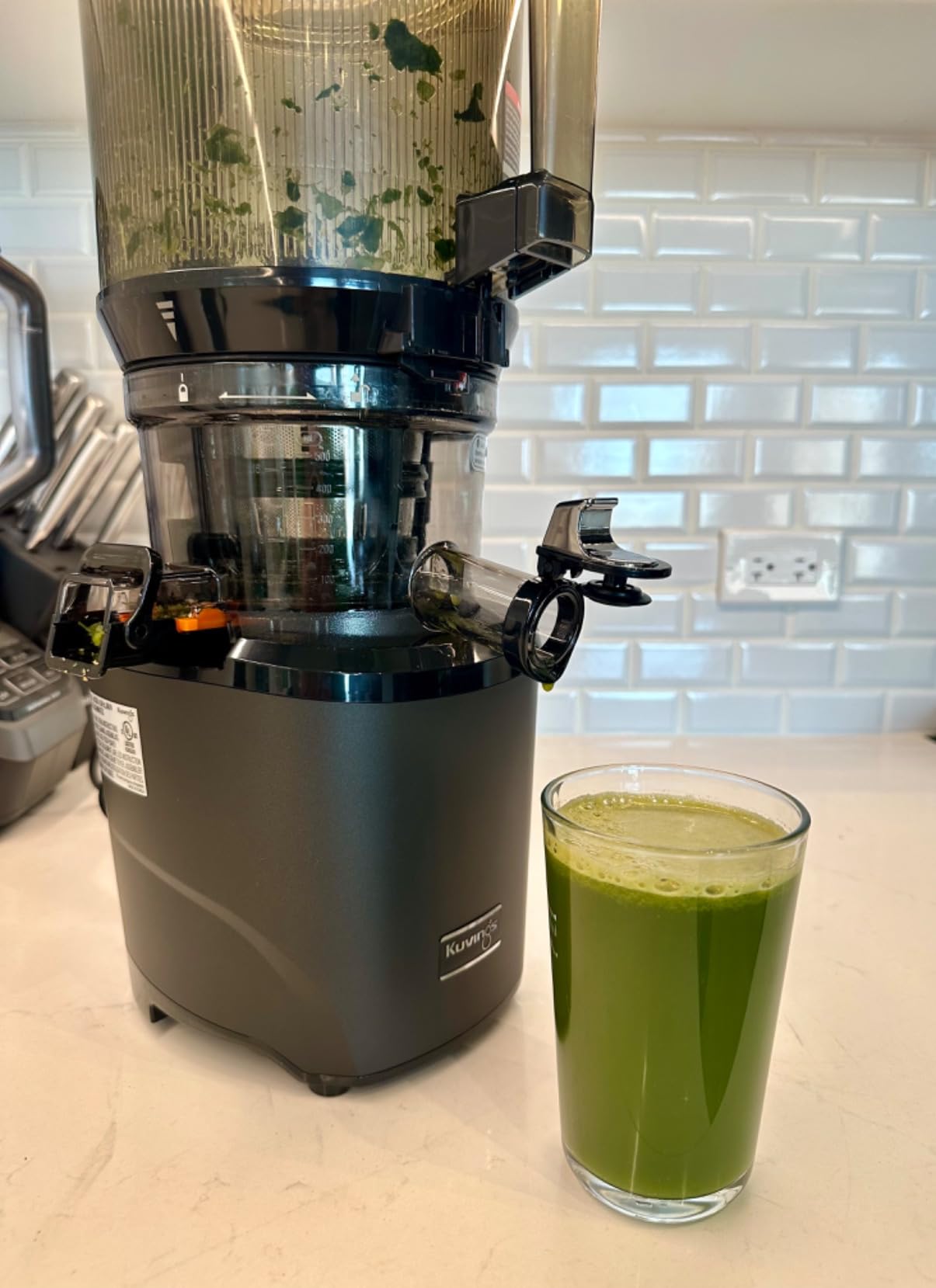 Kuvings AUTO10 Cold Press Juicer Machine, Hands-Free, 100 oz, Silver customer photo 1