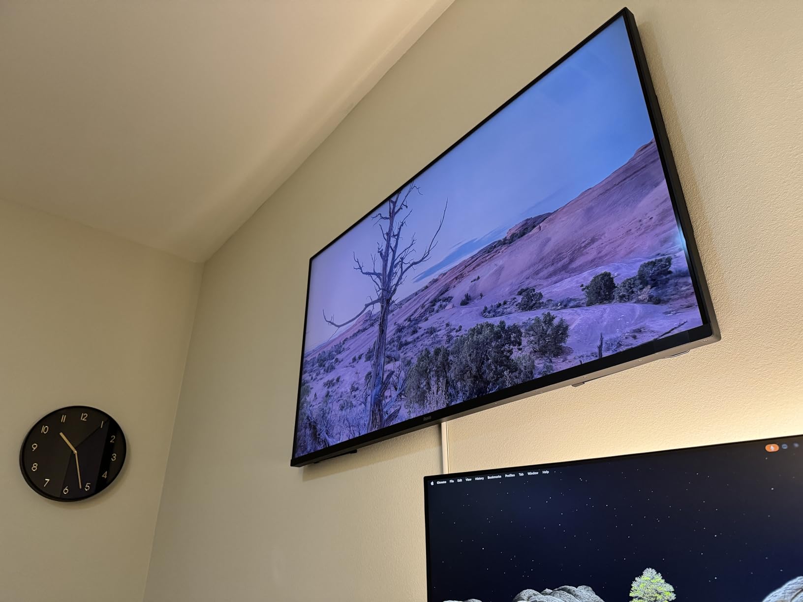 Roku Smart TV – 55-Inch Pro Series 4K QLED RokuTV with Backlit Roku Voice Remote Pro, Dolby Vision IQ, 120Hz Refresh Rate – Live Local News, Sports, Gaming customer photo 1