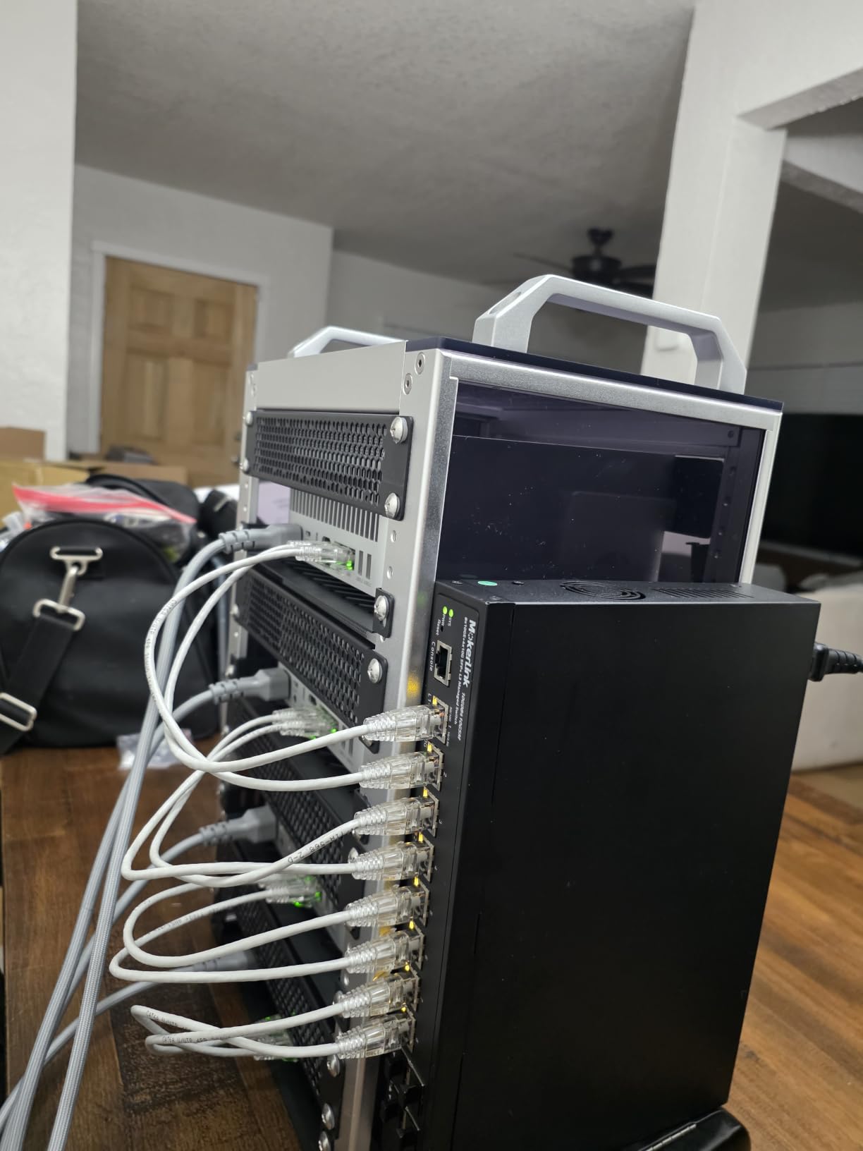 MokerLink 8 Port 10G Managed Ethernet Switch, 10G/5G/2.5G/1G Auto-Adaptive, L3 Web/CLI Managed, Metal Desktop|Rackmount Network Switch customer photo 2