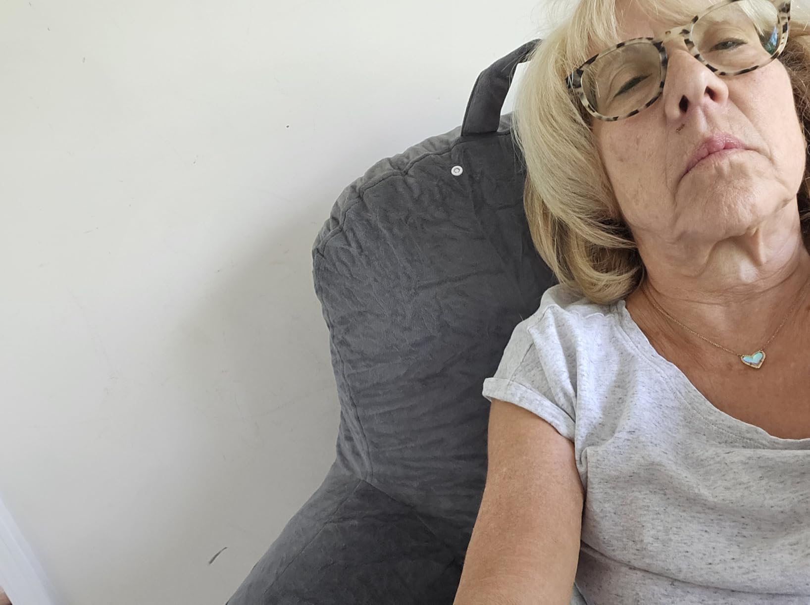 OAISZ Reading Pillow for Sitting in Bed with Shredded Memory Foam, Grey customer photo 2