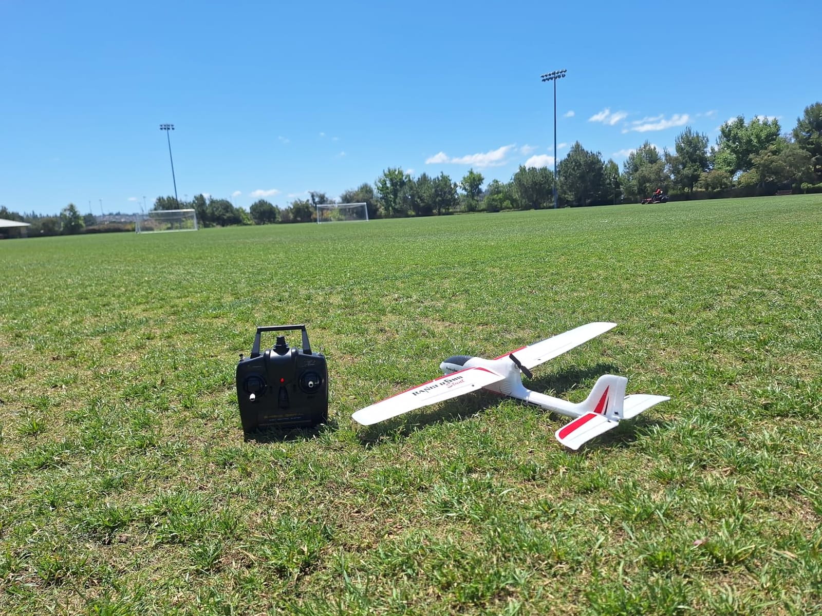 volantexrc RC Plane, 4CH Remote Control Glider for Beginners & Adults customer photo 2