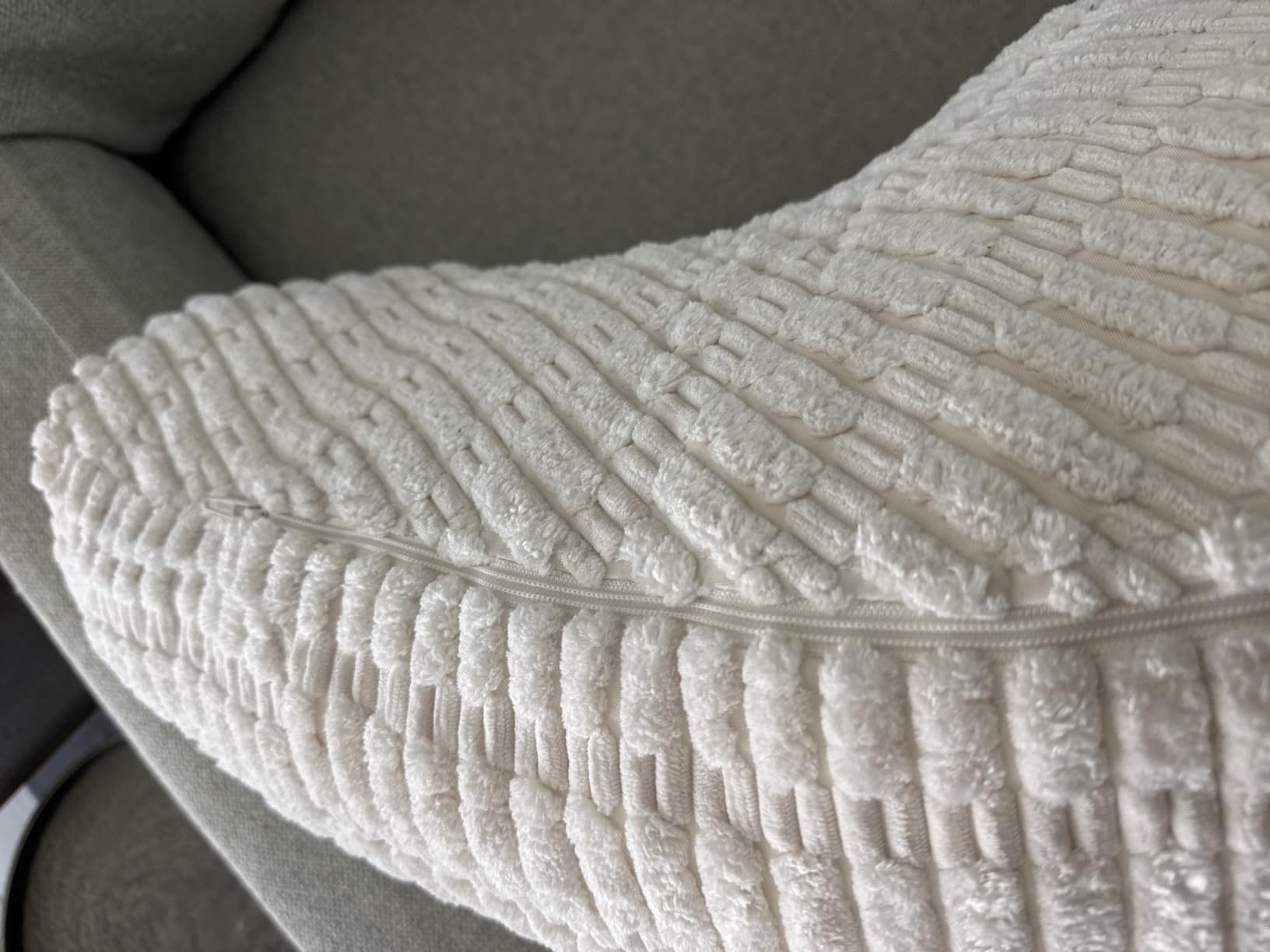 Blissful Diary Reading Pillow, Backrest Pillow with Shredded Memory Foam for Adult & Children, Designed for Bed and Couch Sitting Up, Includes Arms, Pockets and Washable Cover, Off White customer photo 2